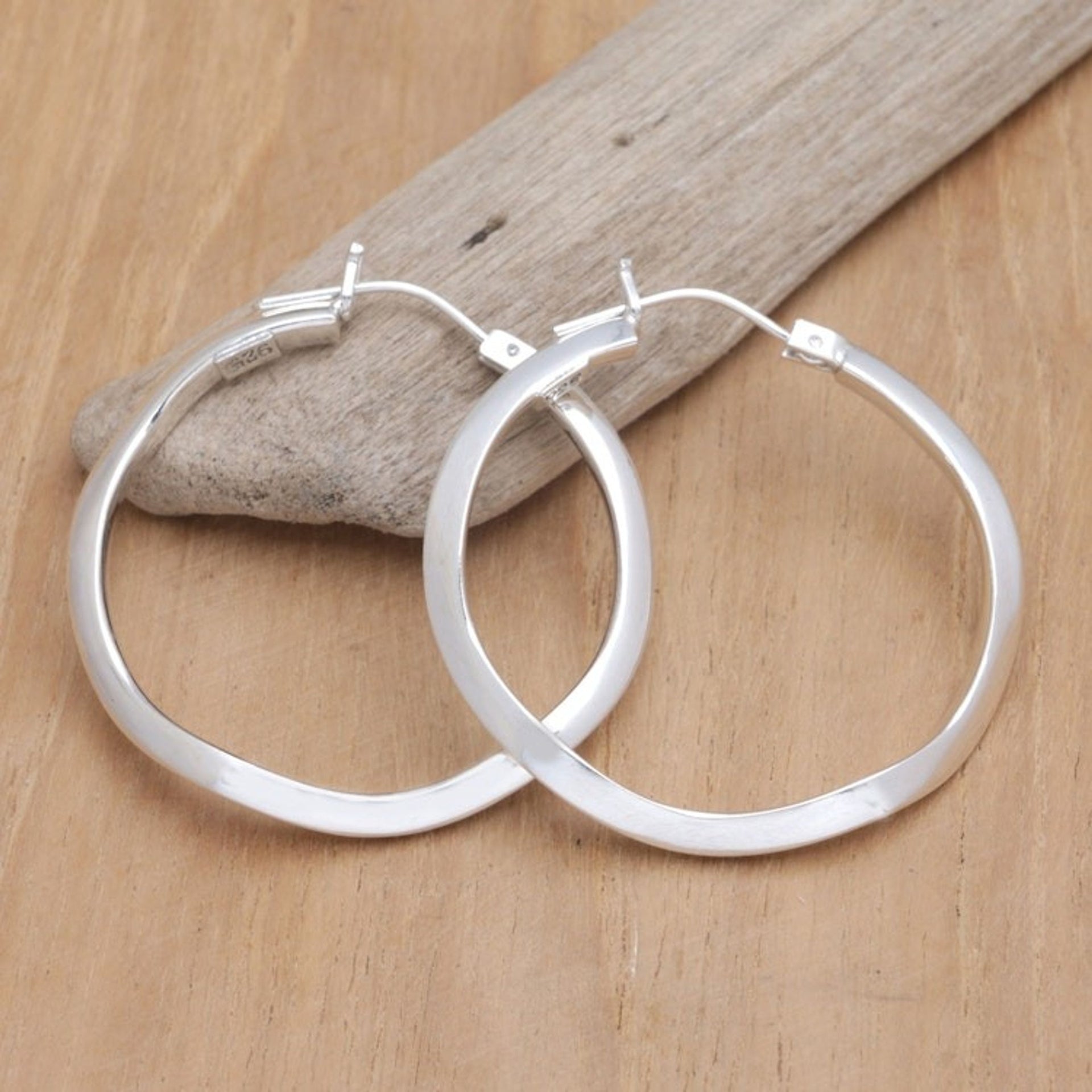 Sterling Silver Modern Hoop Earrings in a High Polish Finish 'Trendy Aura'