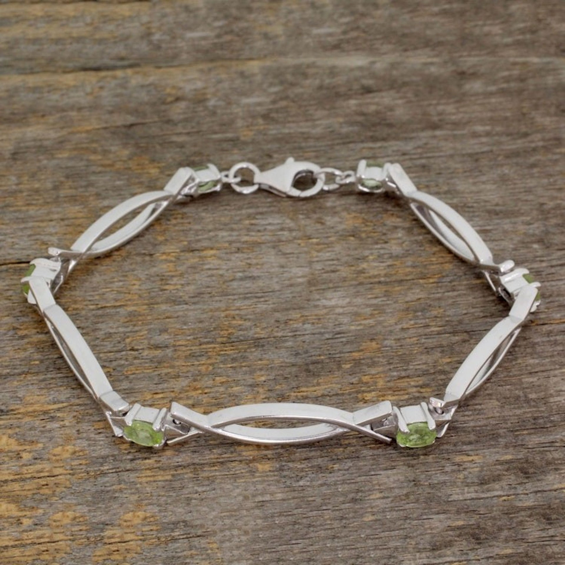 Peridot bracelet 'Modern Grace'