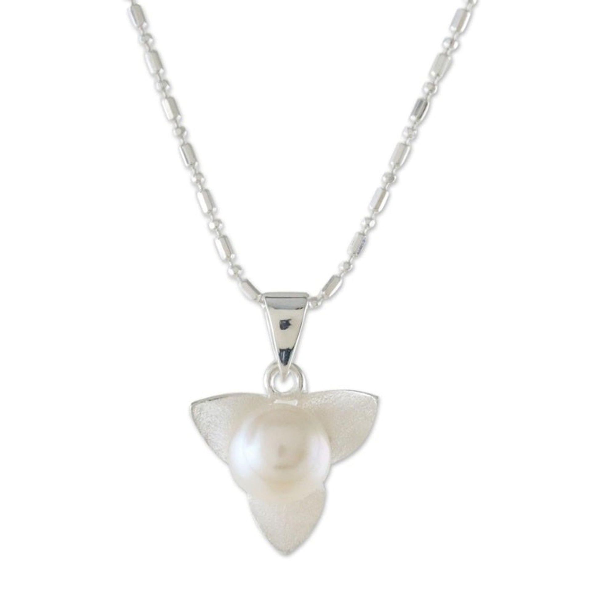 Cultured Pearl Floral Pendant Necklace from Thailand 'Welcoming Flower'