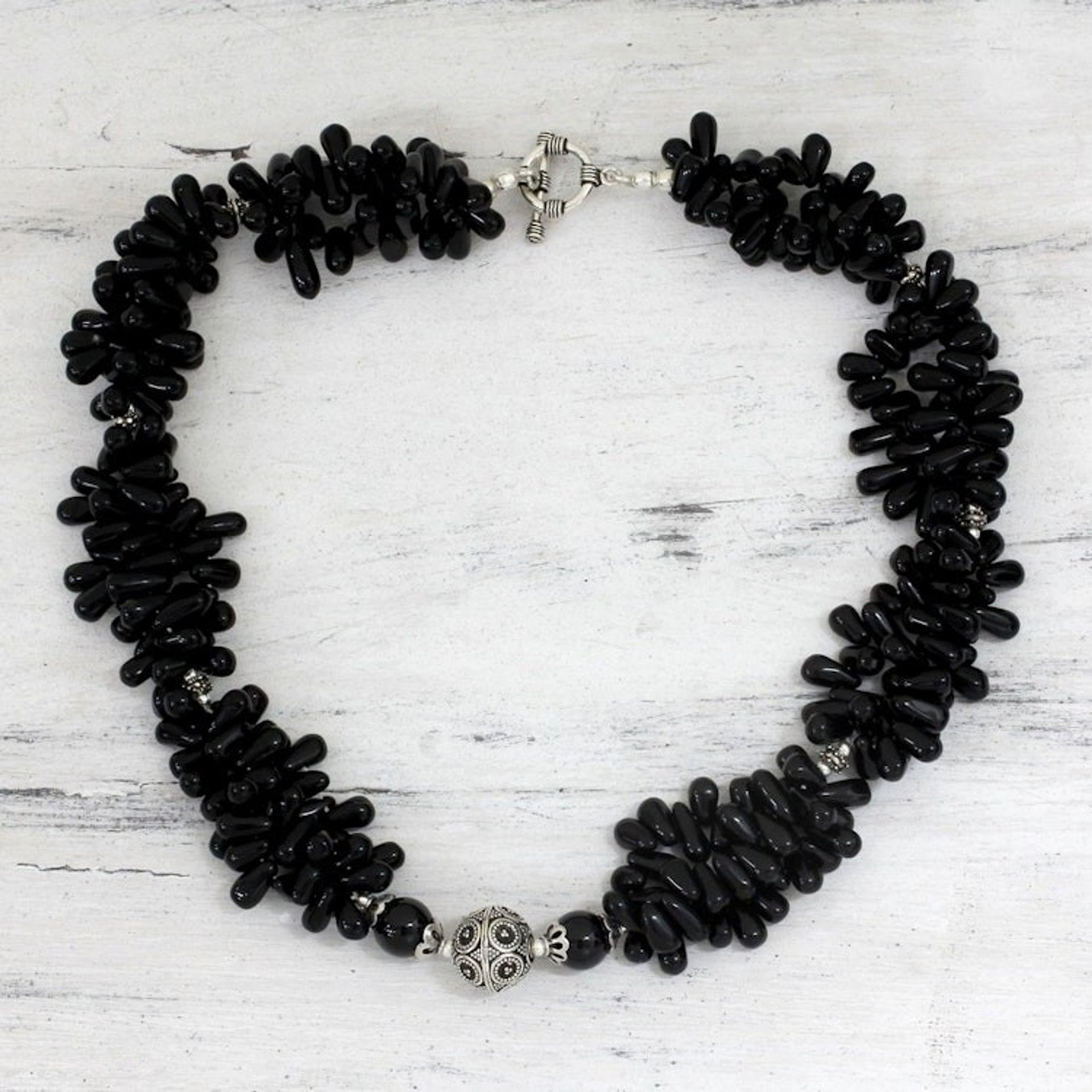 Onyx cluster necklace 'Radiant Night'