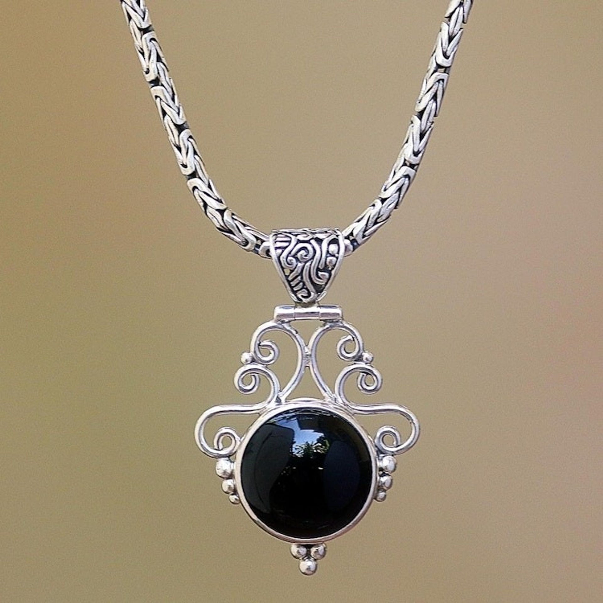 Sterling Silver Eye of the Dark Queen Onyx Pendant Necklace 'Eye of the Dark Queen'