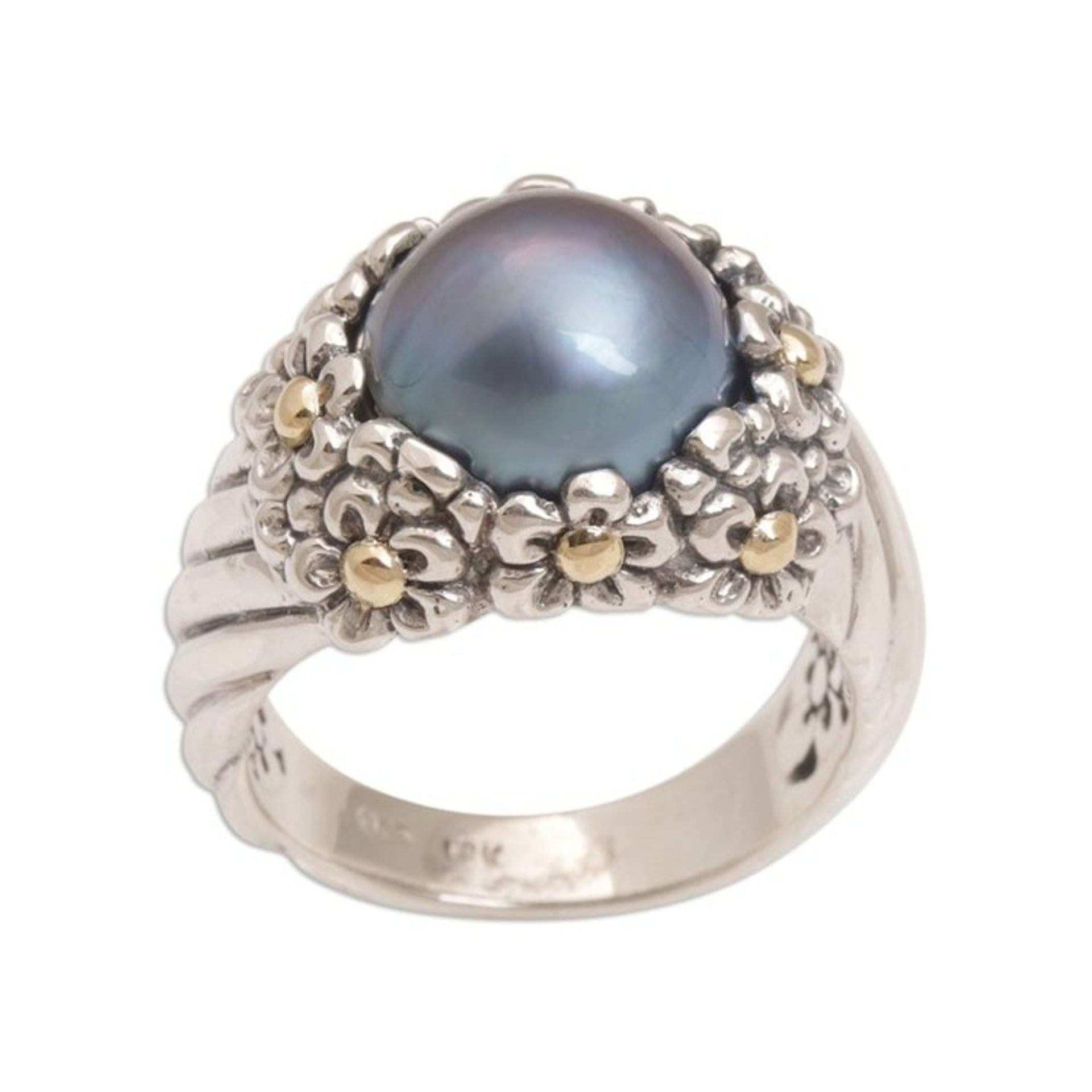 Blue Cultured Pearl Cocktail Ring with Floral Motifs 'Dusky Daisy'