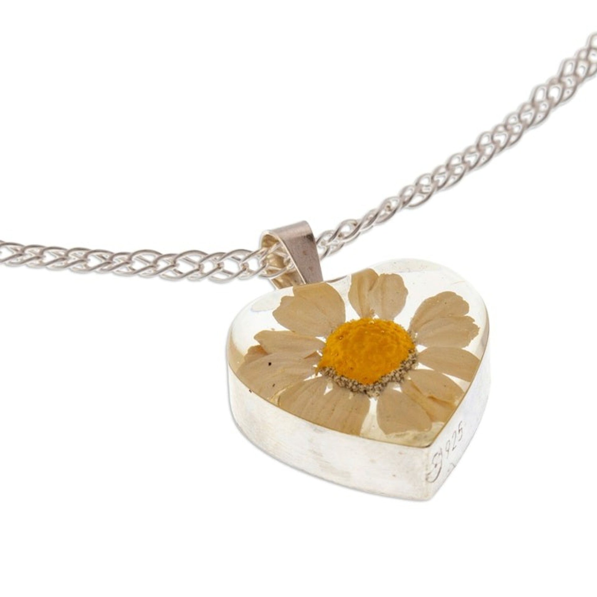 Heart-Shaped Natural Daisy Pendant Necklace from Mexico 'Daisy Heart'