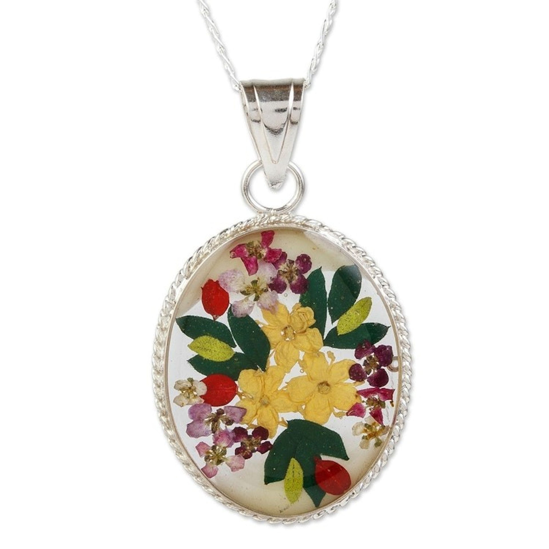 Classic Sylvan-Inspired Pendant Necklace with Wild Flowers 'Antique Daffodils'