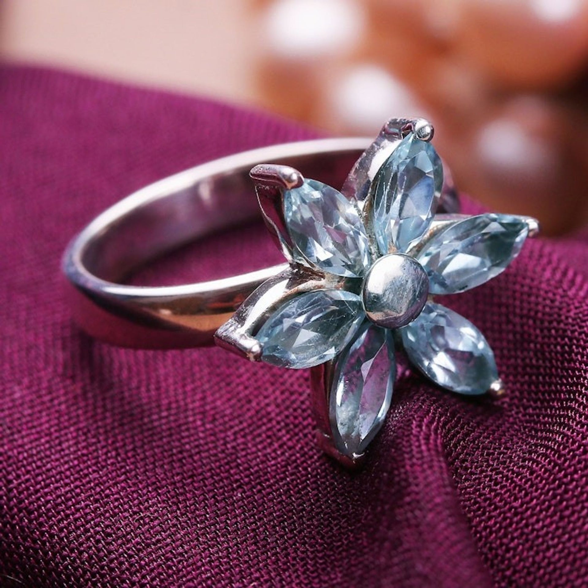 Blue Topaz and Sterling Silver Floral Ring from India 'Sparkling Daisy'