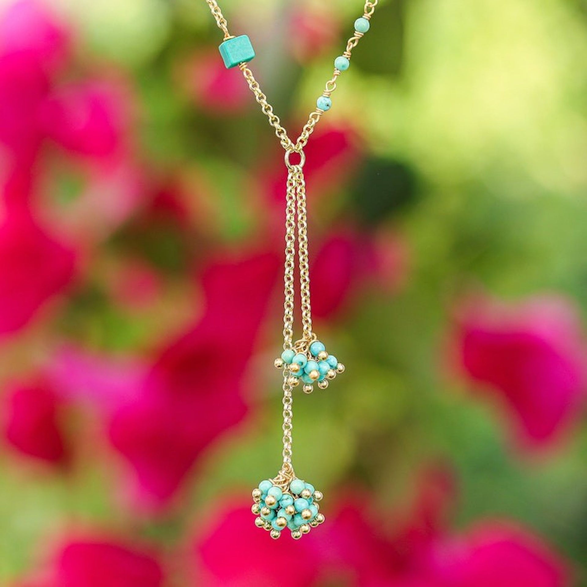 Gold-Plated Howlite Lariat Necklace with Cluster Pendants 'Pompom Cheer'