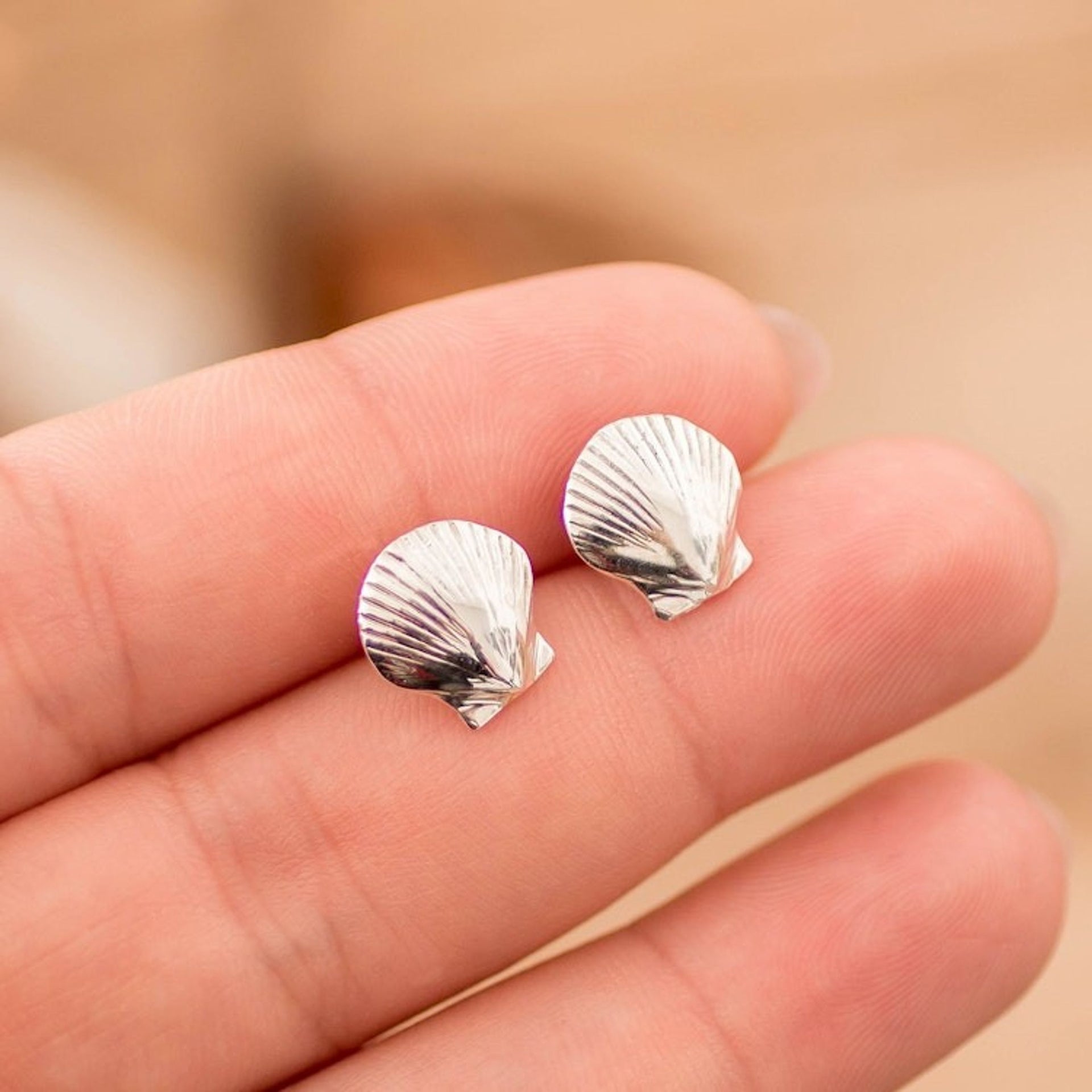 Seashell-Shaped High-Polished Sterling Silver Stud Earrings 'Aquatic Mystery'