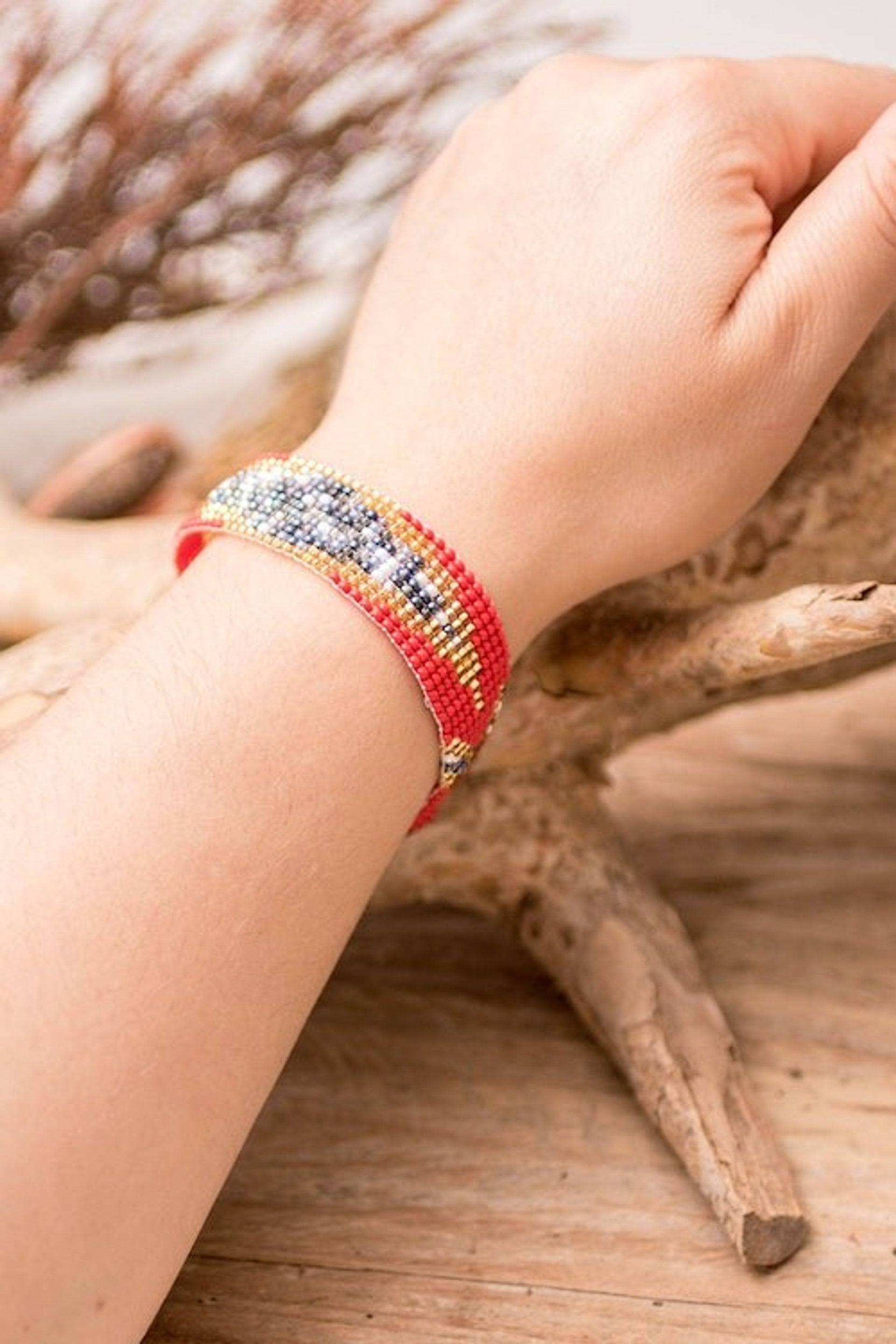 Hand Crafted Glass Beaded Bracelet 'Banner in Red'