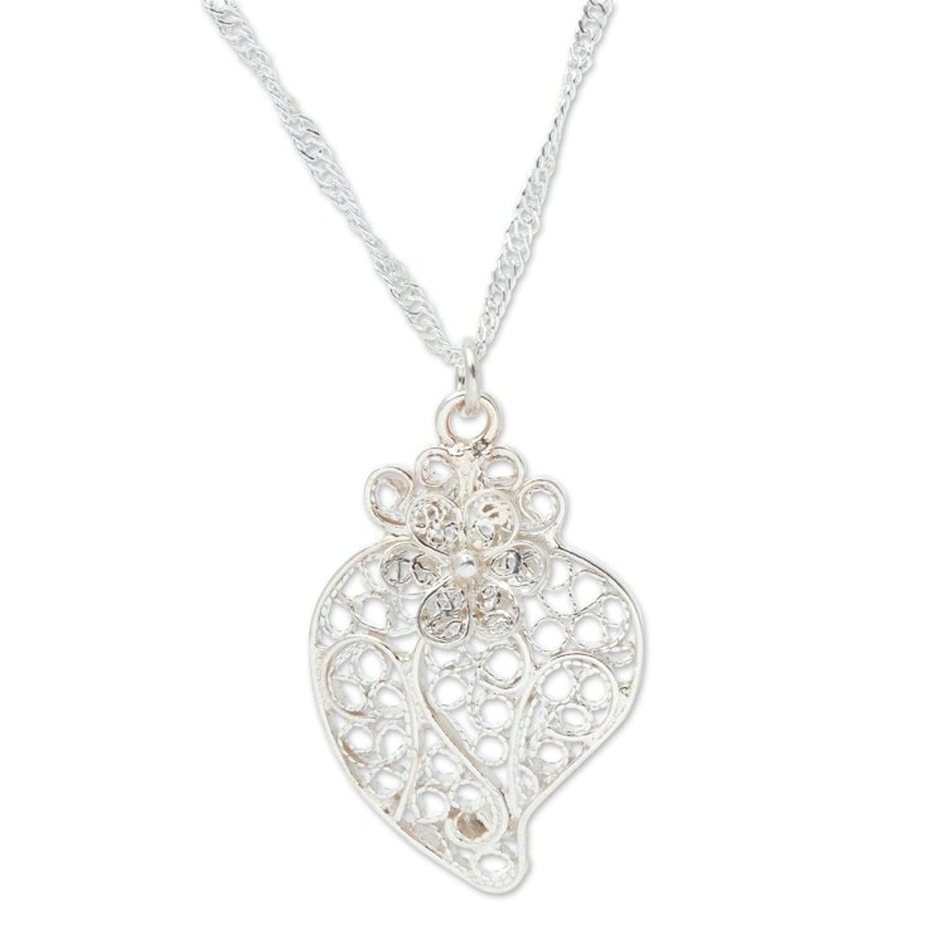 Colonial-Style Sterling Silver Filigree Heart Necklace 'Colonial Heart'
