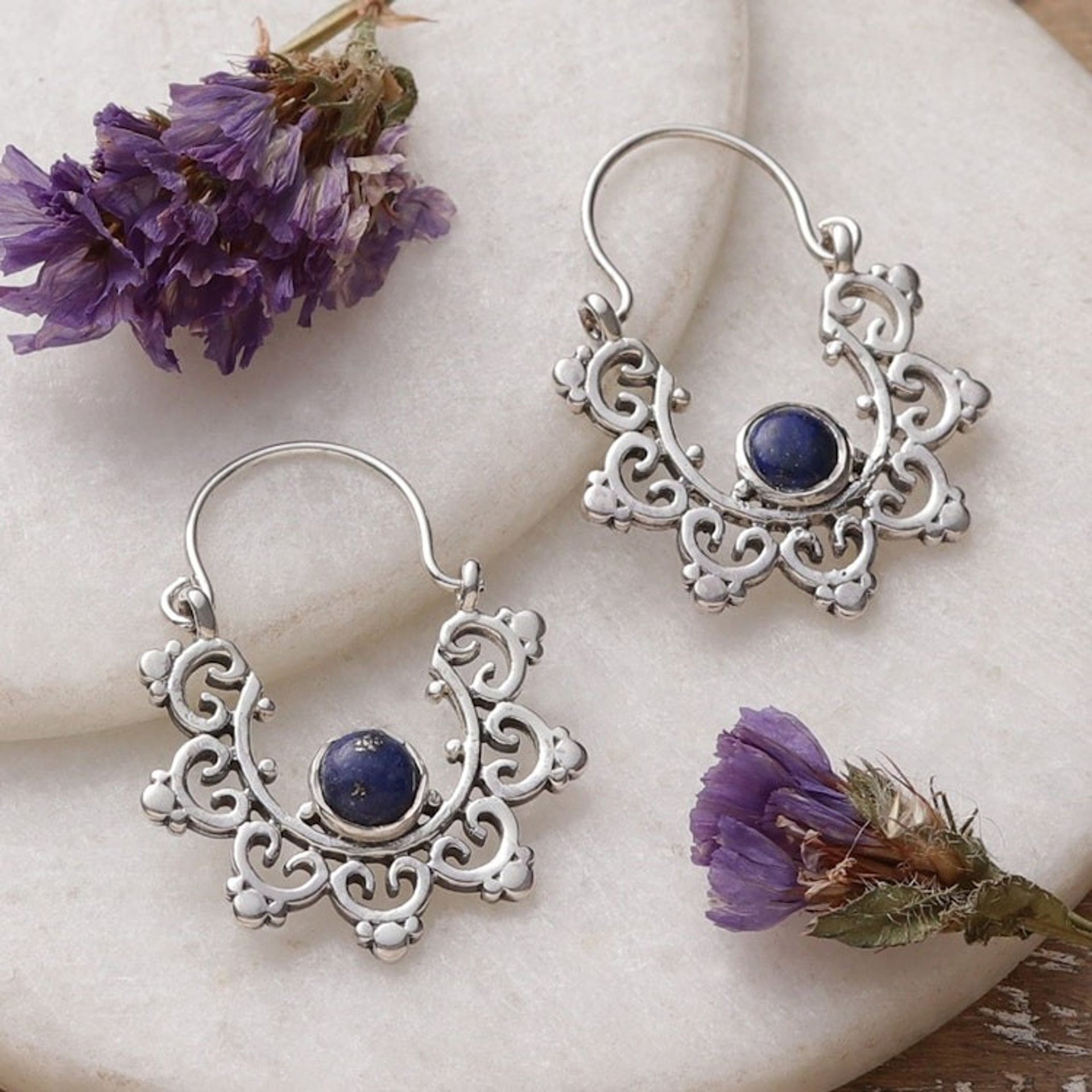 Polished and Oxidized Lapis Lazuli Cabochon Hoop Earrings 'Blue Diadems'