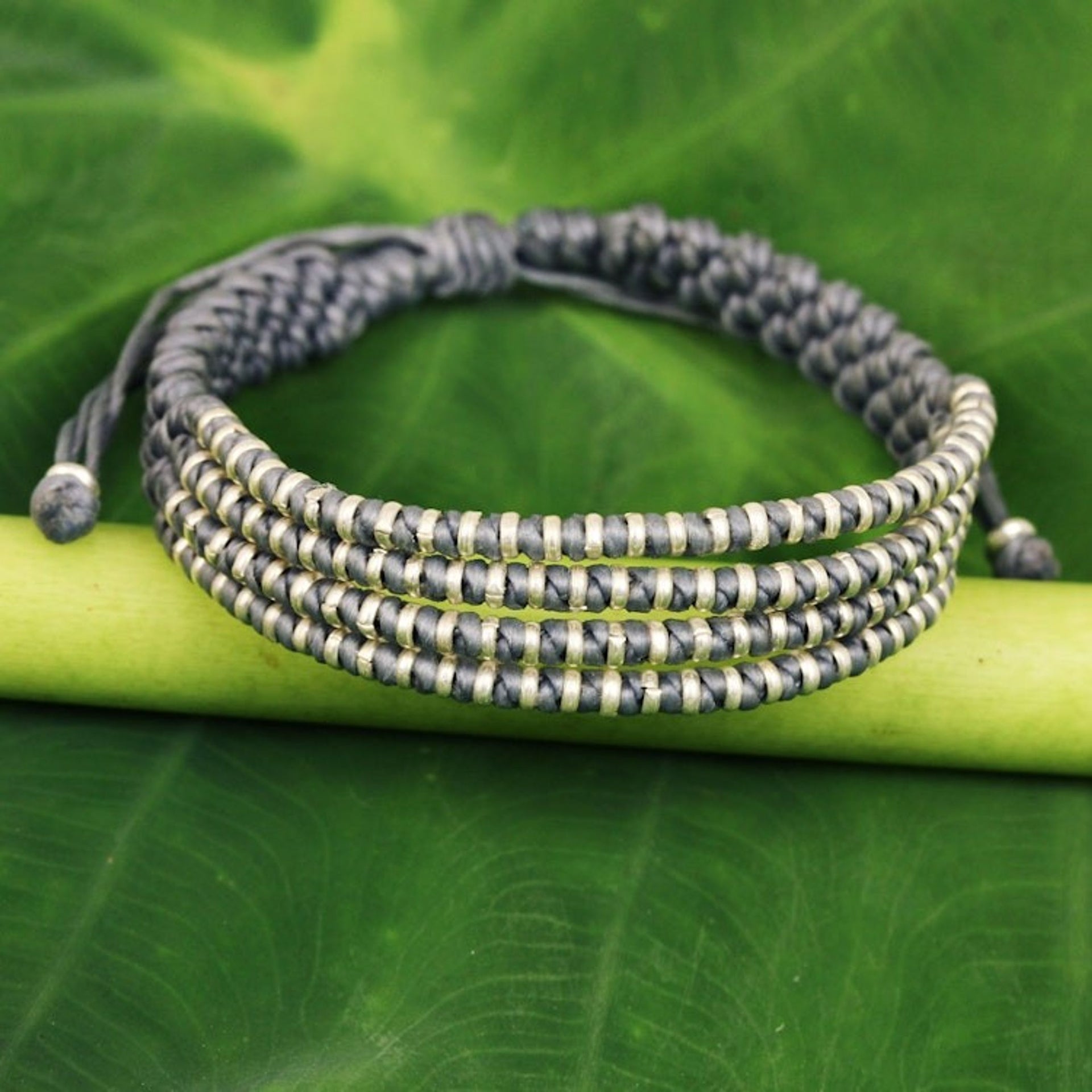 Macrame Bracelet with Silver in Misty Light Grey 'Misty Chiang Mai Quartet'