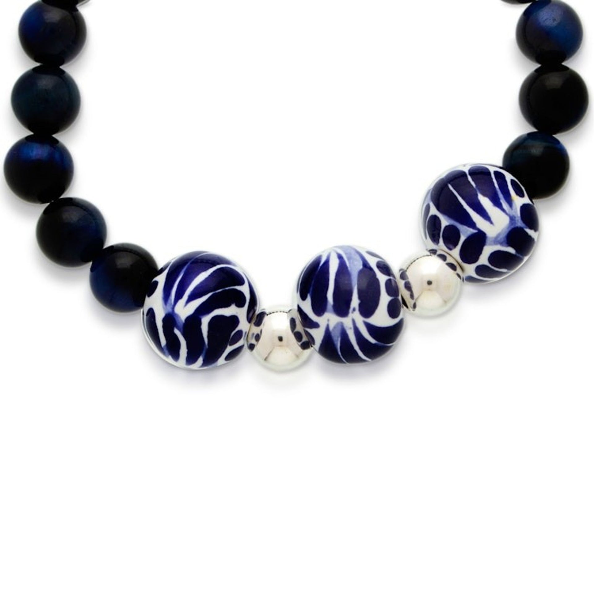 Mexican-Made Indigo Tiger's Eye and Ceramic Stretch Bracelet 'Indigo Garden'