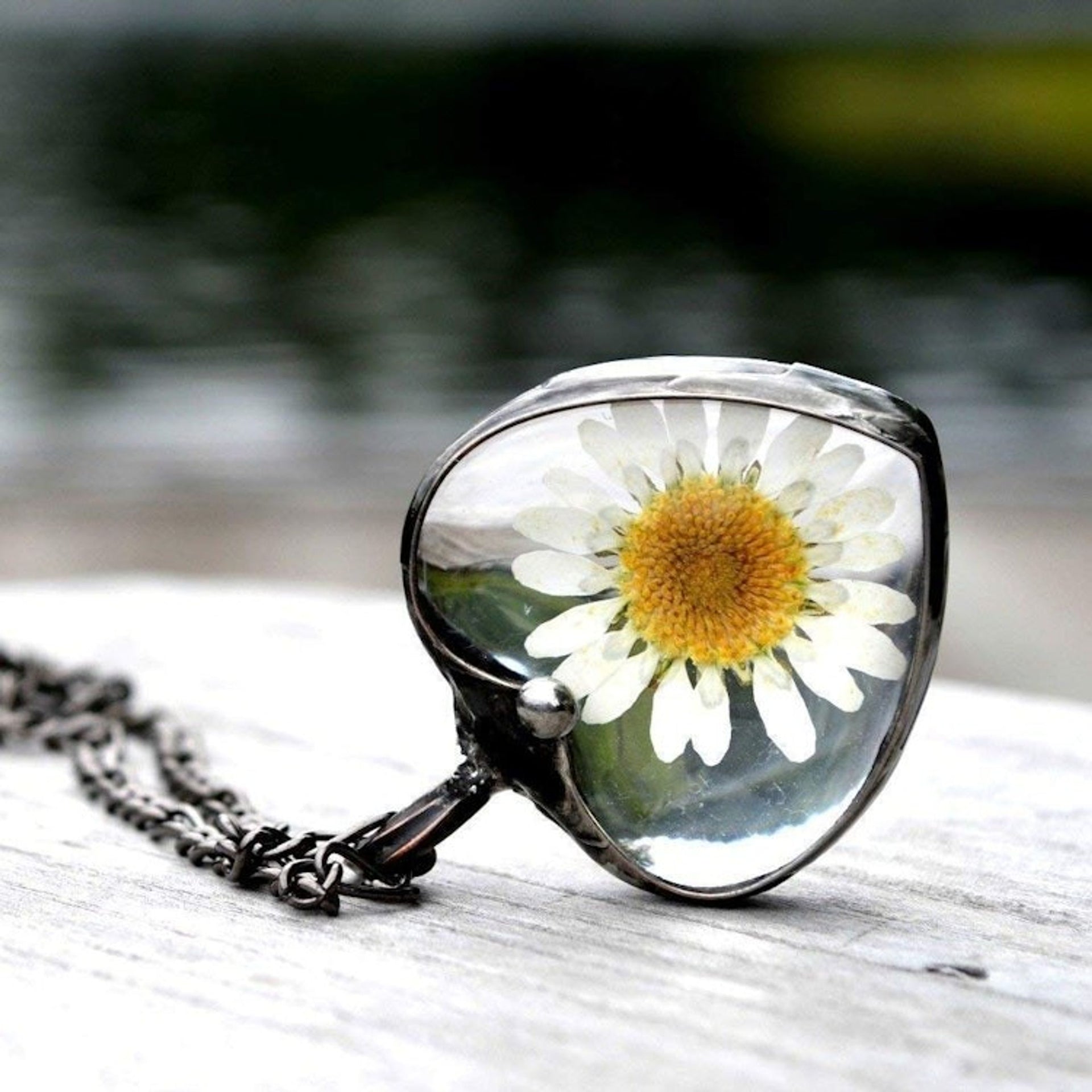 Real Pressed Flower Daisy Pendant Necklace for Women, Stained Glass Jewelry