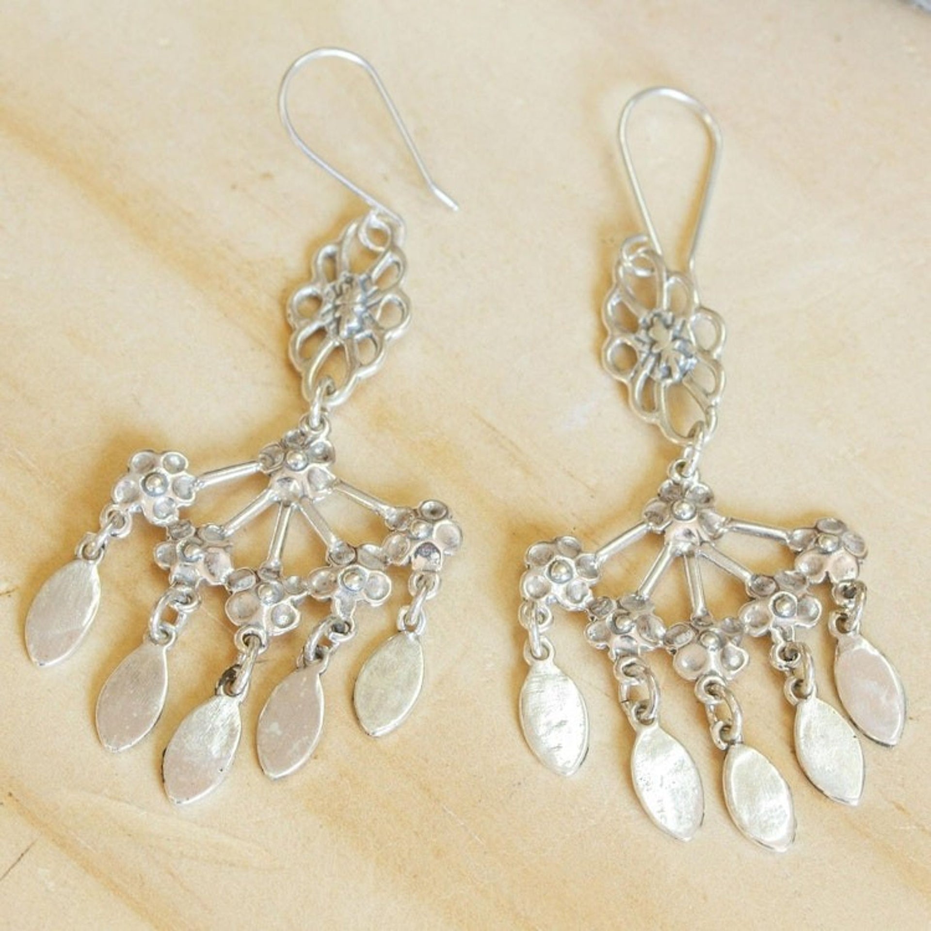Daisy Motif Sterling Silver Chandelier Earrings 'Daisy Fantasia'
