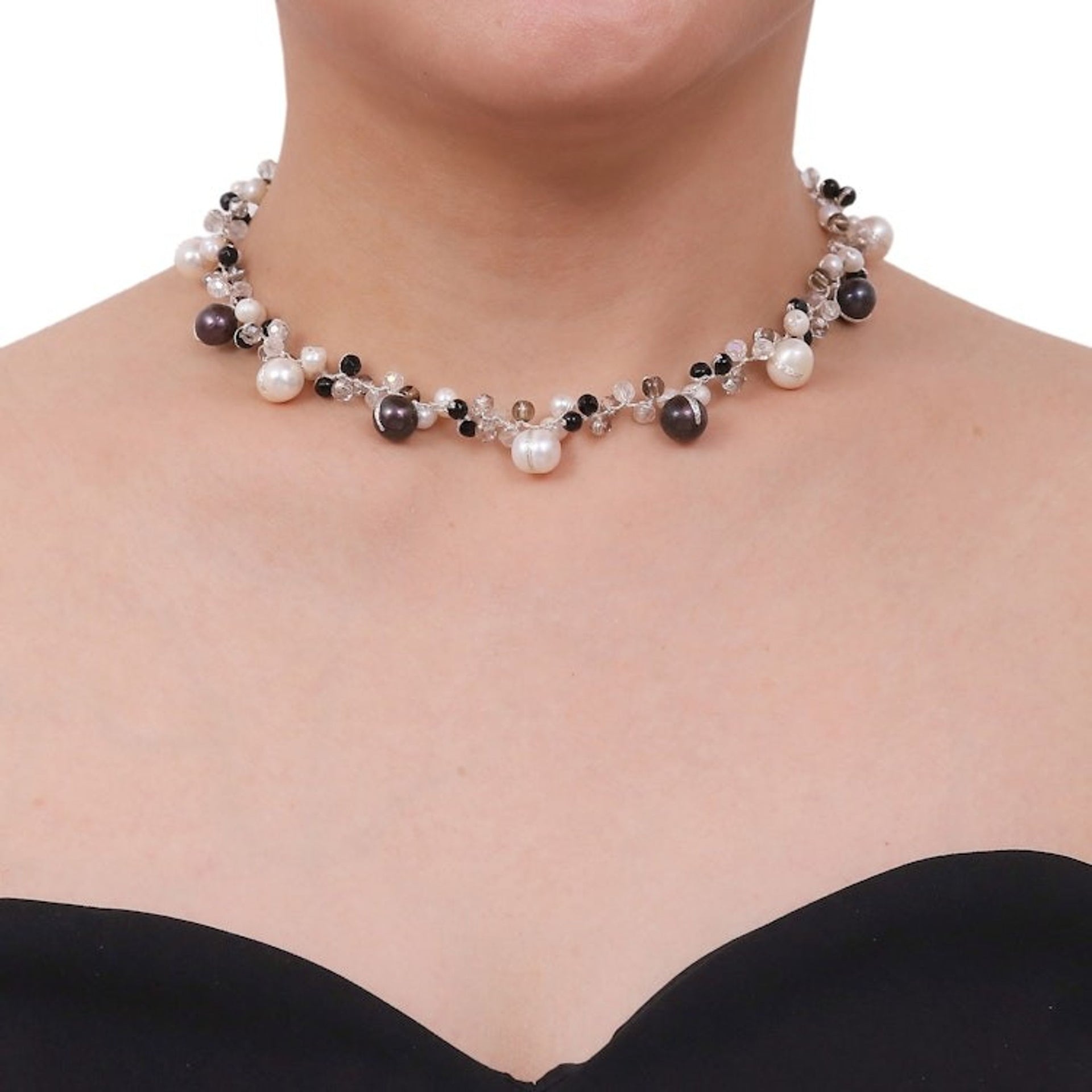 Pearl Choker Necklace 'A Spark of Romance'