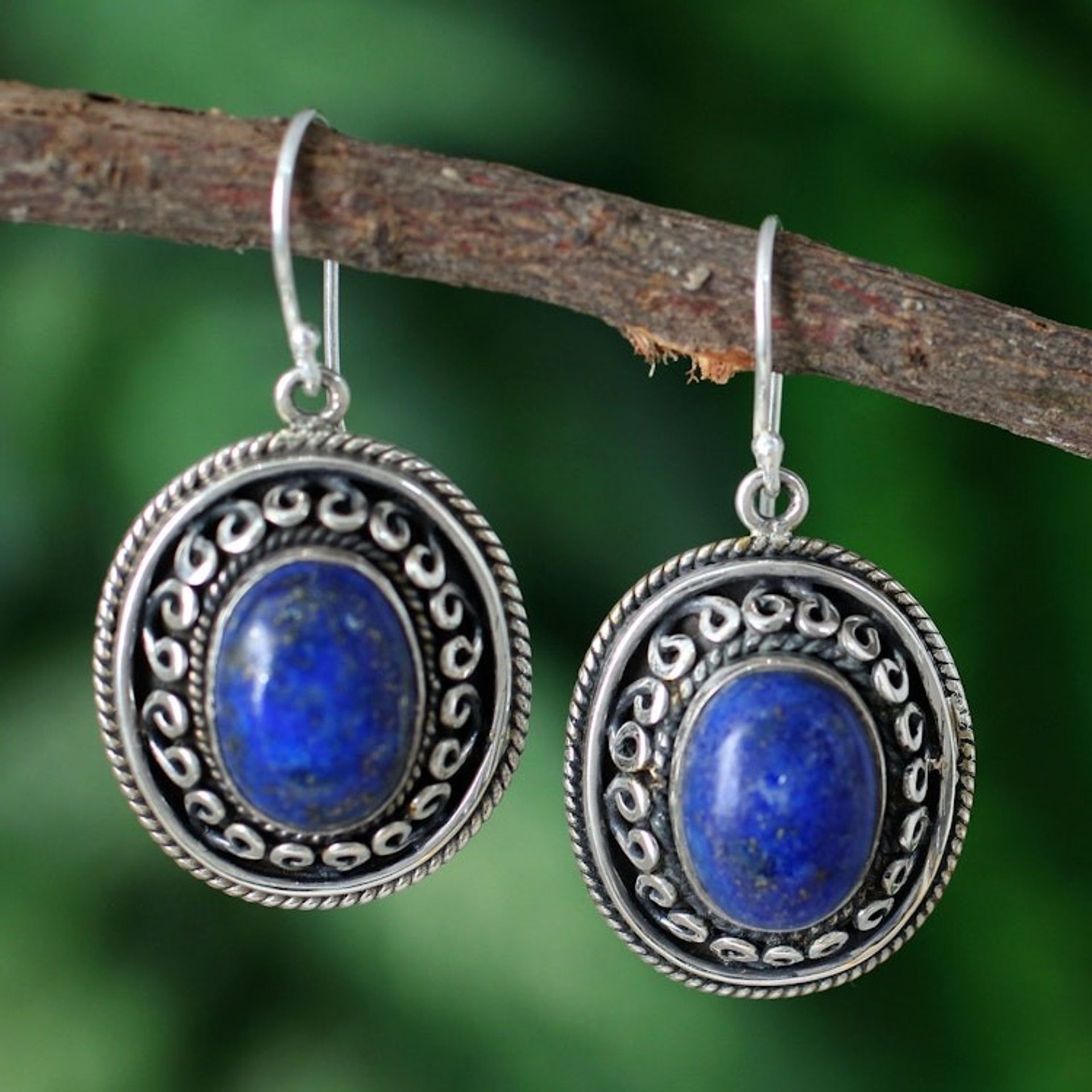 Lapis lazuli dangle earrings 'Tradition'