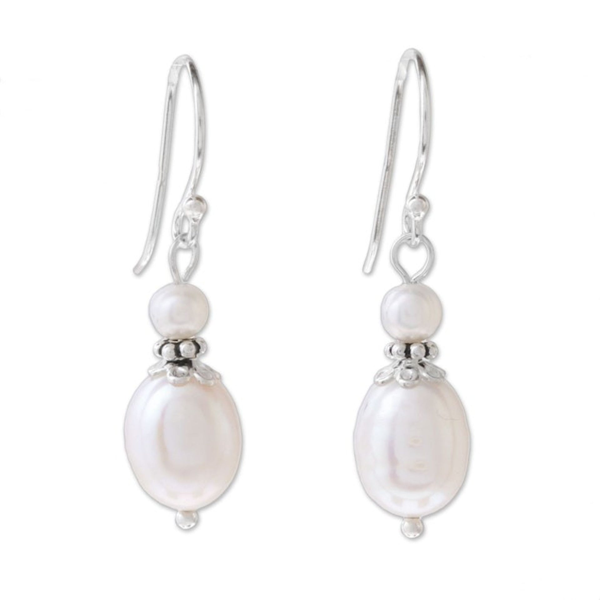 Thai Cultured Freshwater and Sterling Silver Dangle Earrings 'Shining Beacon'