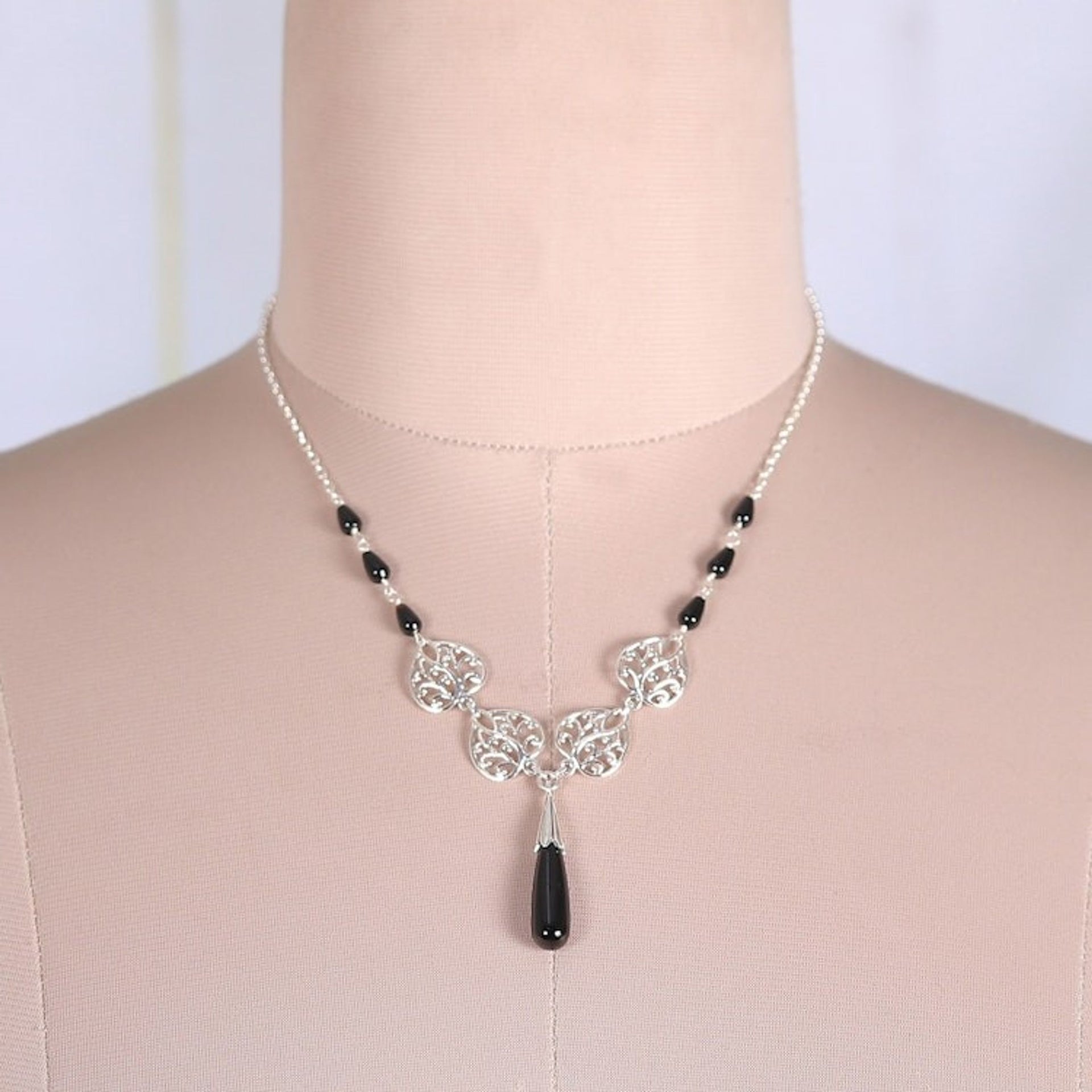 Leaf-Themed Black Onyx and Sterling Silver Pendant Necklace 'Nocturnal Style'