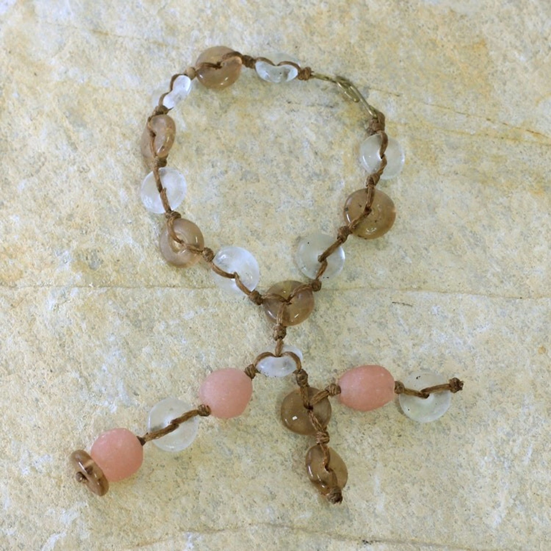 Recycled bead bracelet 'Peachy Pretty'