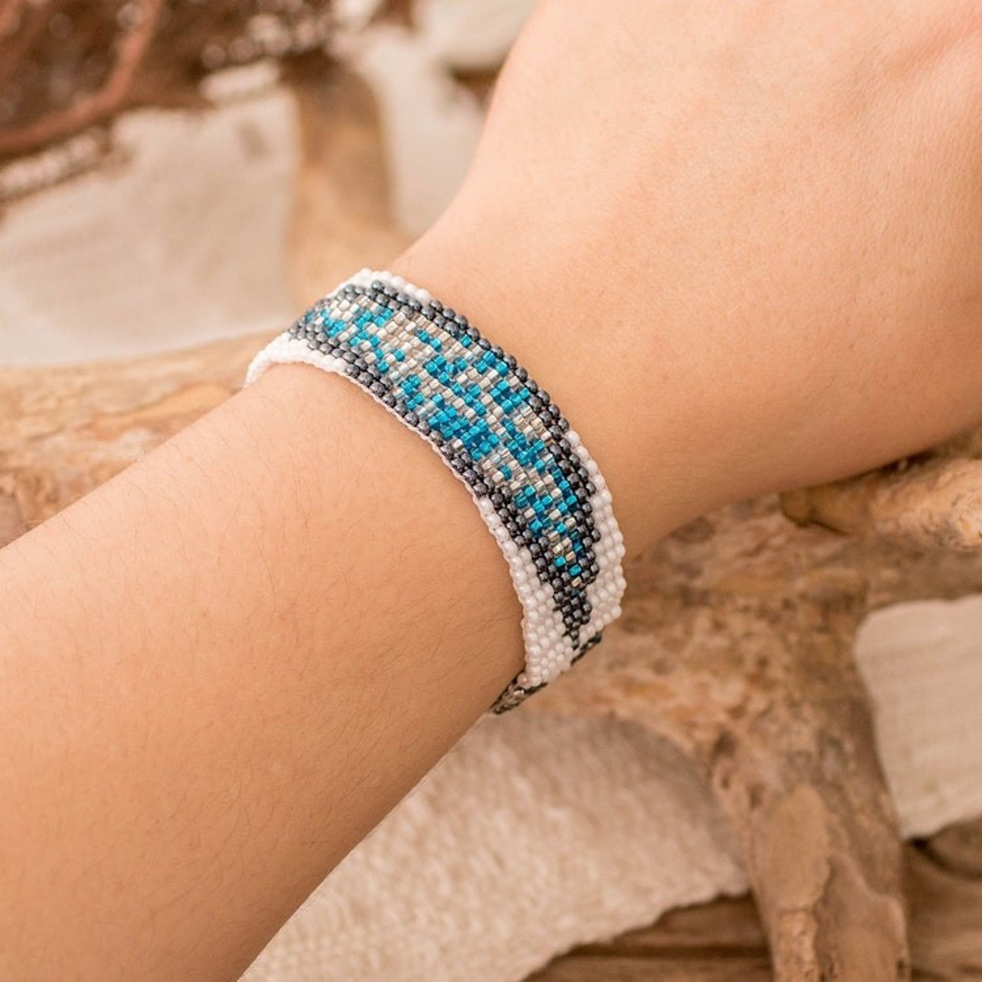 Mosaic-Inspired Blue and White Glass Bead Wristband Bracelet 'Heaven Harmony'