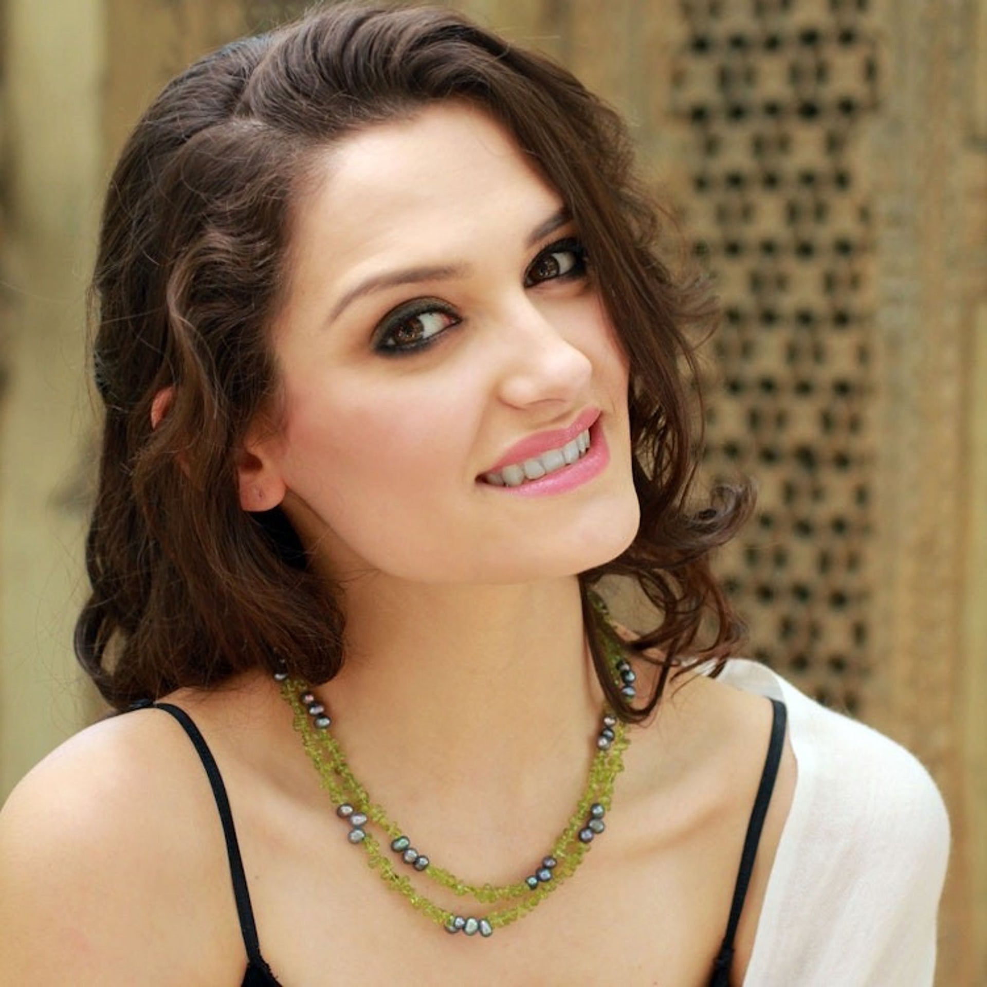 Pearl and peridot strand necklace 'Opulent Lime'