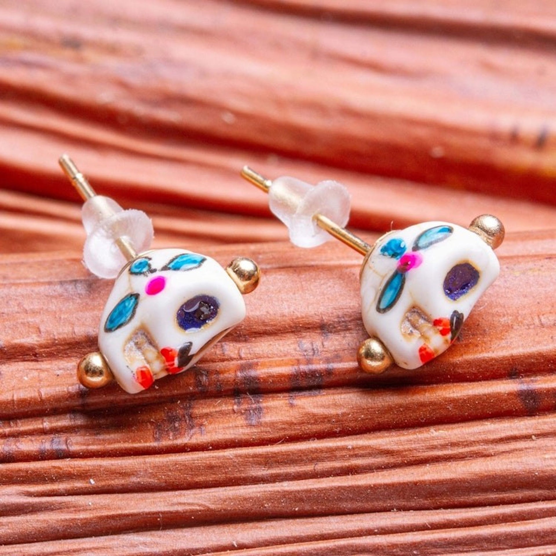 Skull Motif Stud Earrings 'Smiling Calavera'