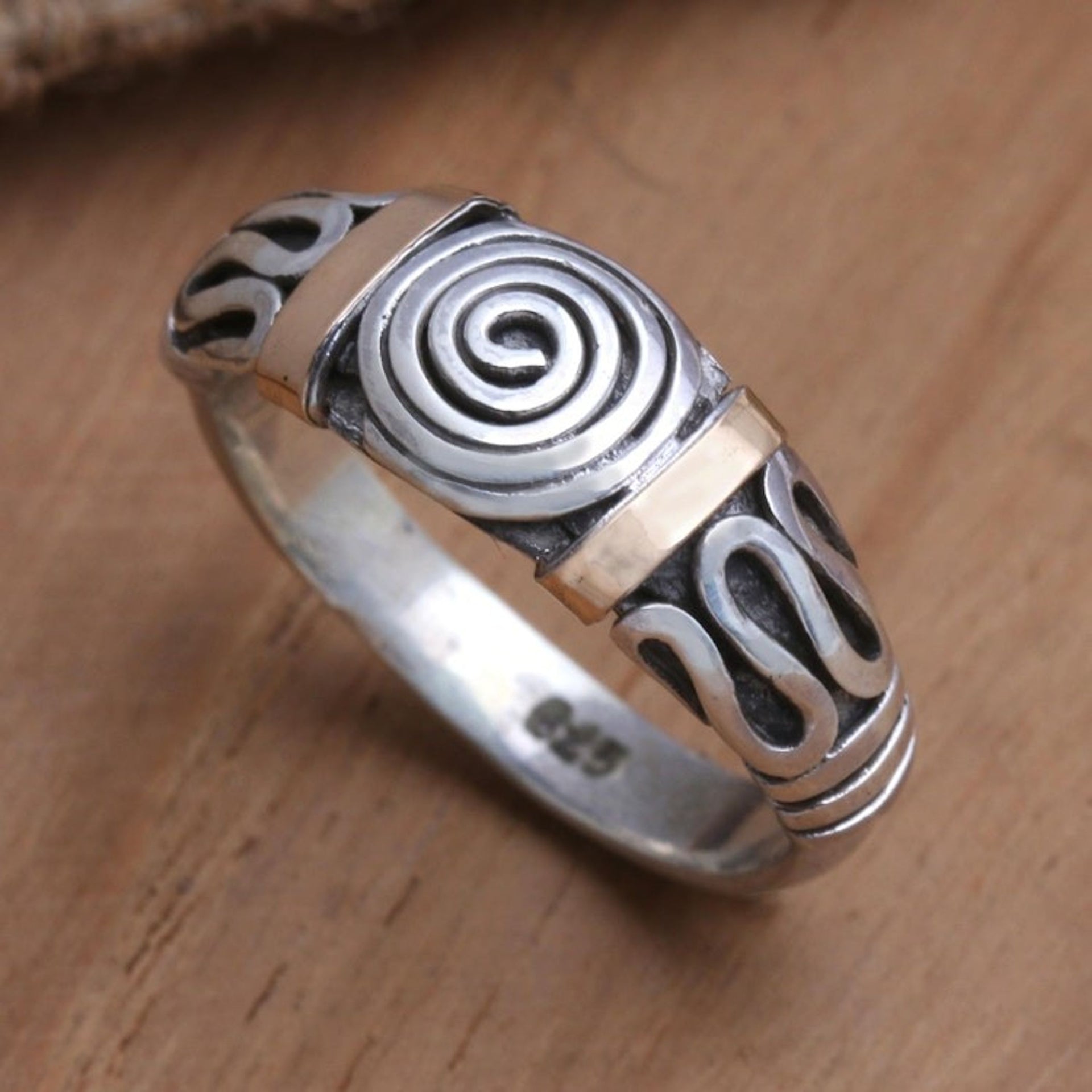 Gold-Accented Spiral-Motif Cocktail Ring 'Ancient Motif'