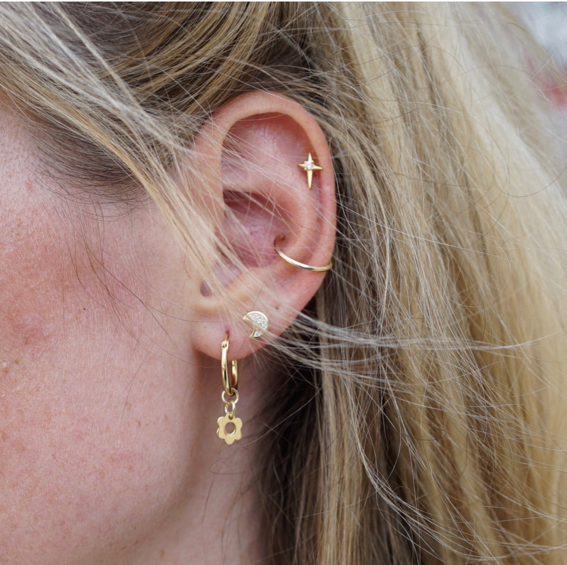 Moon Studs Gold