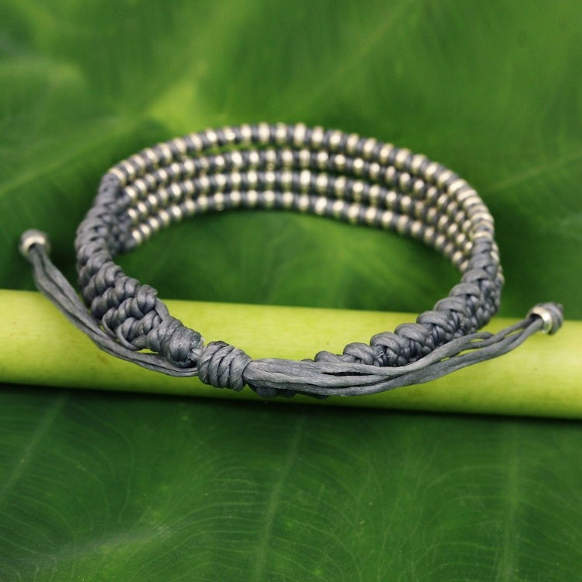 Macrame Bracelet with Silver in Misty Light Grey 'Misty Chiang Mai Quartet'