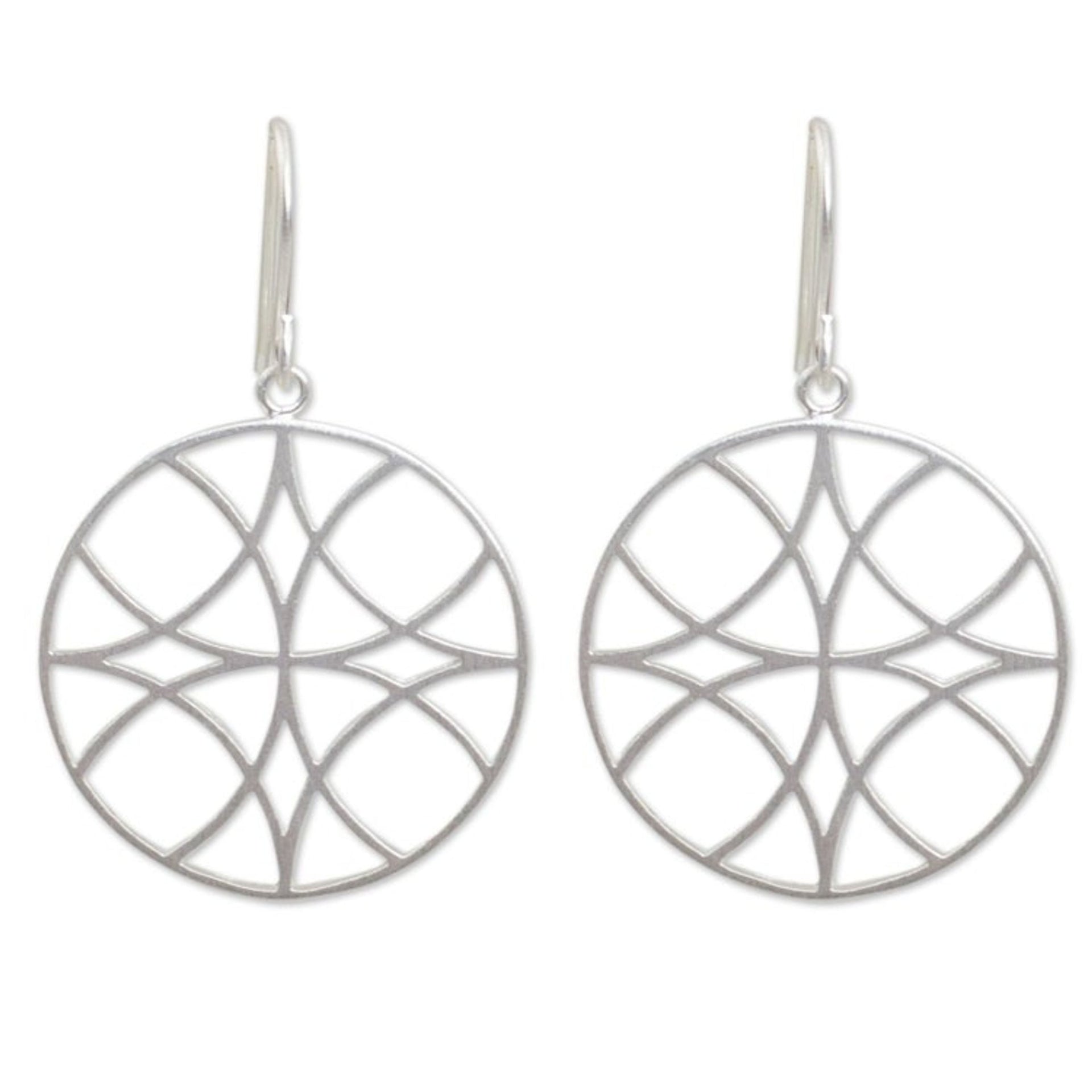 Silver dangle earrings 'Snowflake Circle'