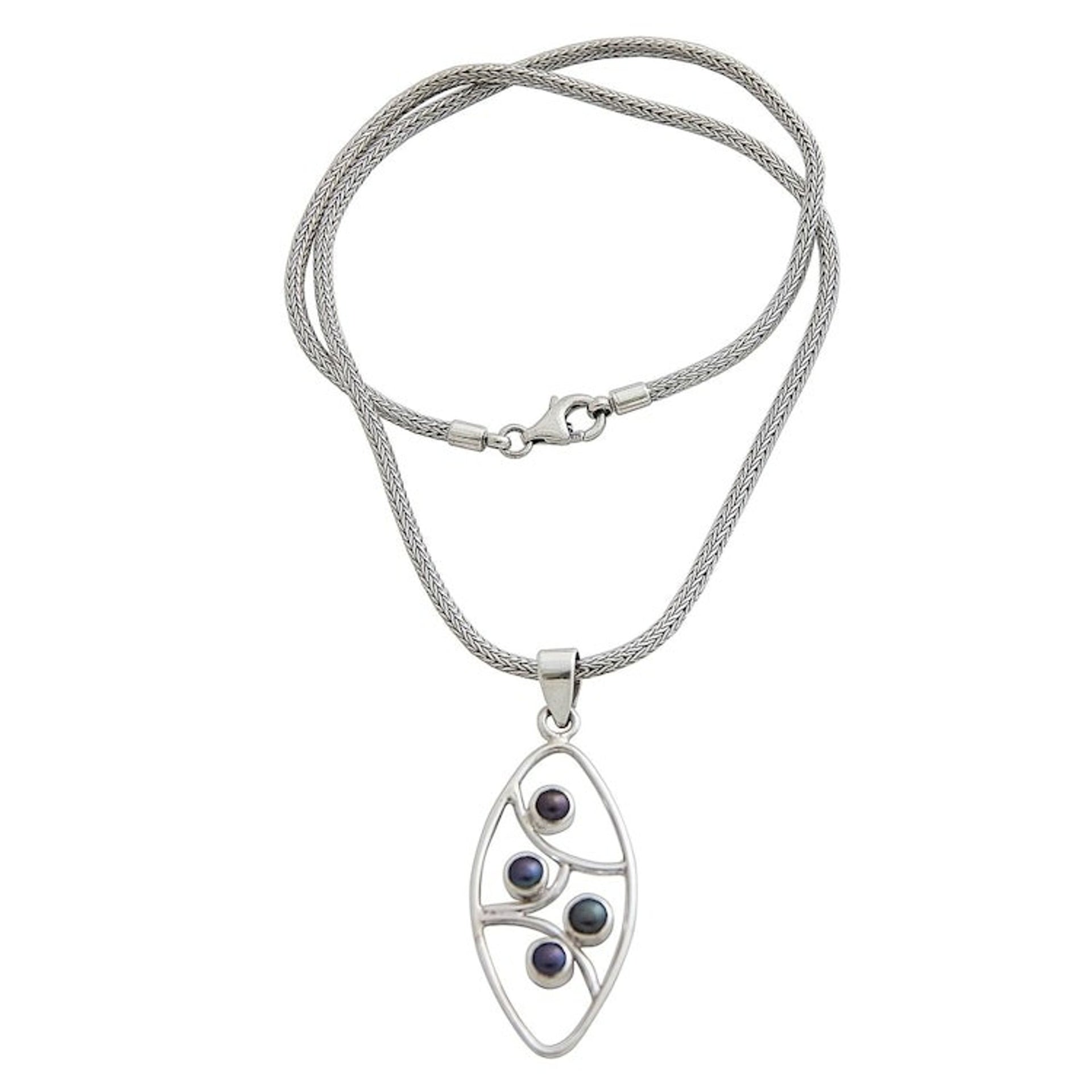 Cultured pearl pendant necklace 'Iridescent Hope'