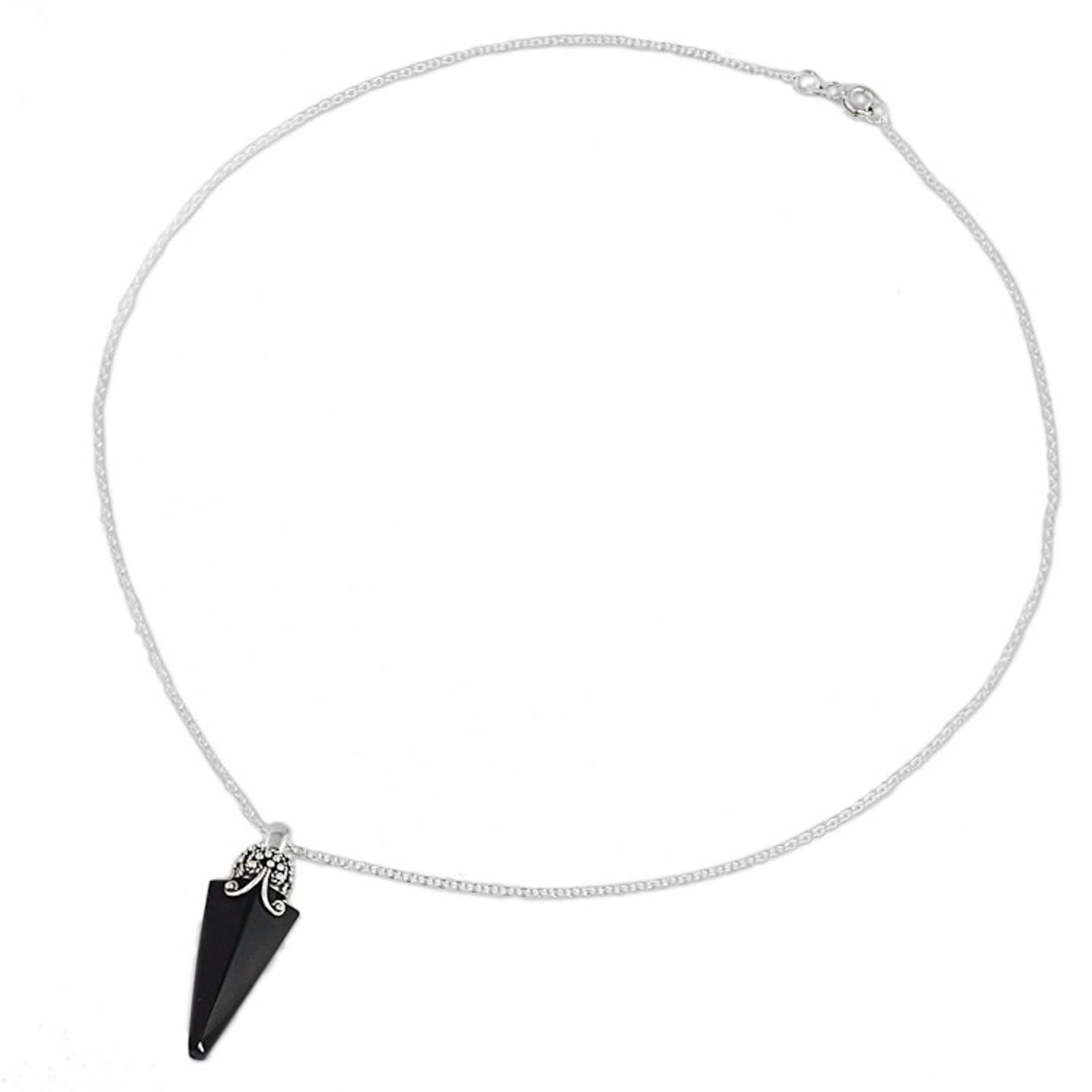 Hand Made Onyx Sterling Silver Pendant Necklace from India 'Onyx Arrow'