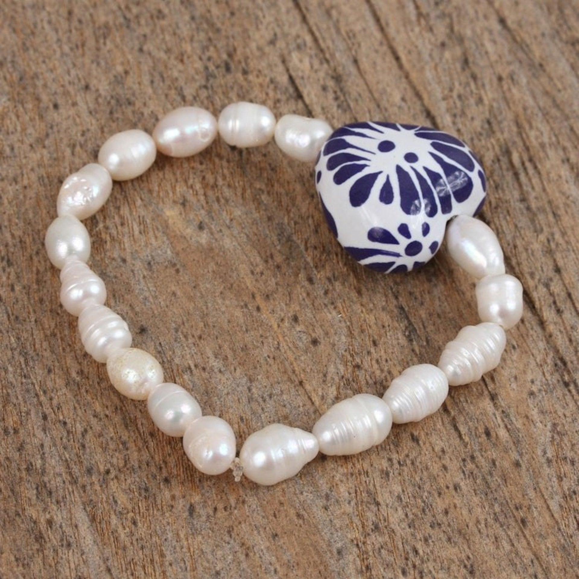 Ceramic and Pearl Heart Beaded Stretch Bracelet from Mexico 'Ethereal Delight'