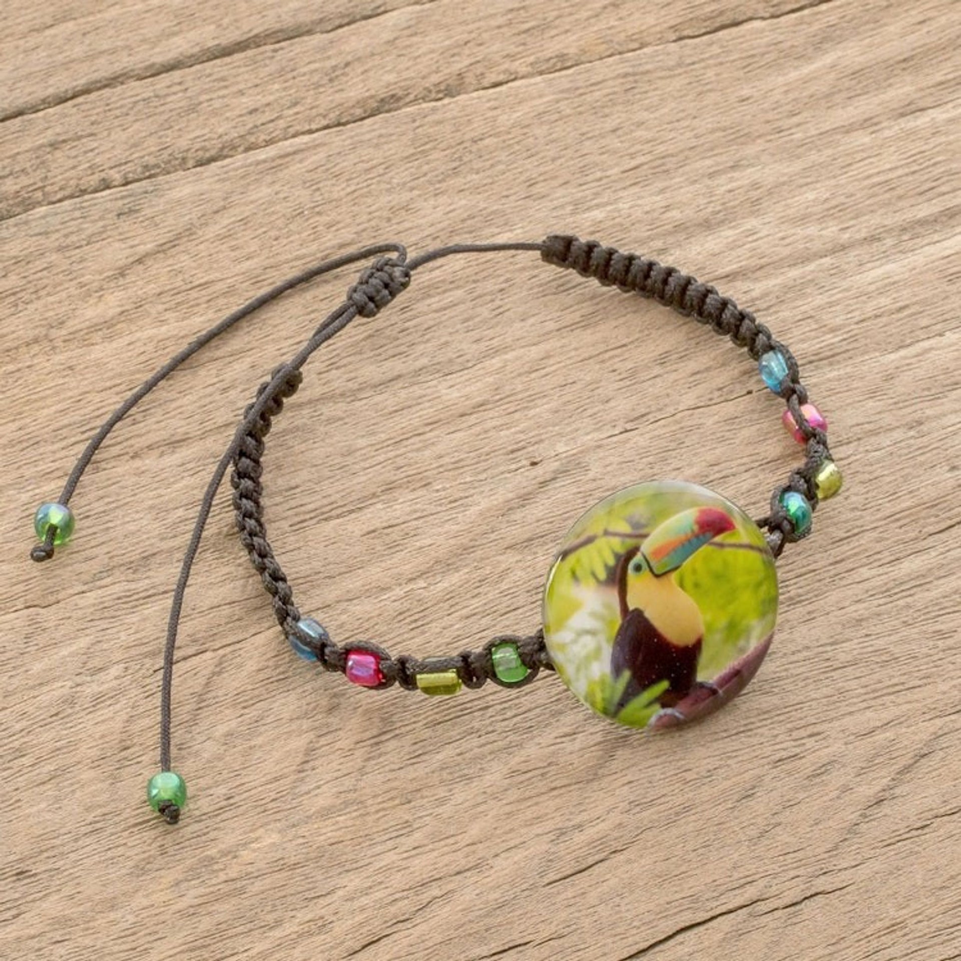 Toucan Glass Beaded Macrame Pendant Bracelet from Costa Rica 'Rainbow-Billed Toucan'