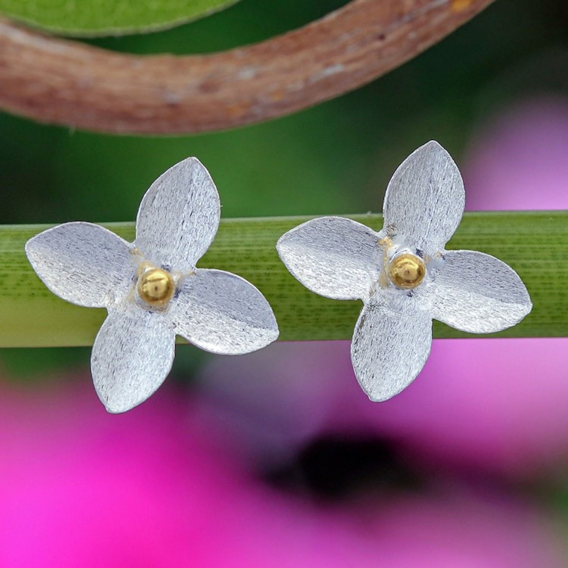 18k Gold-Accented Flower-Shaped Button Earrings 'Grace of Spring'