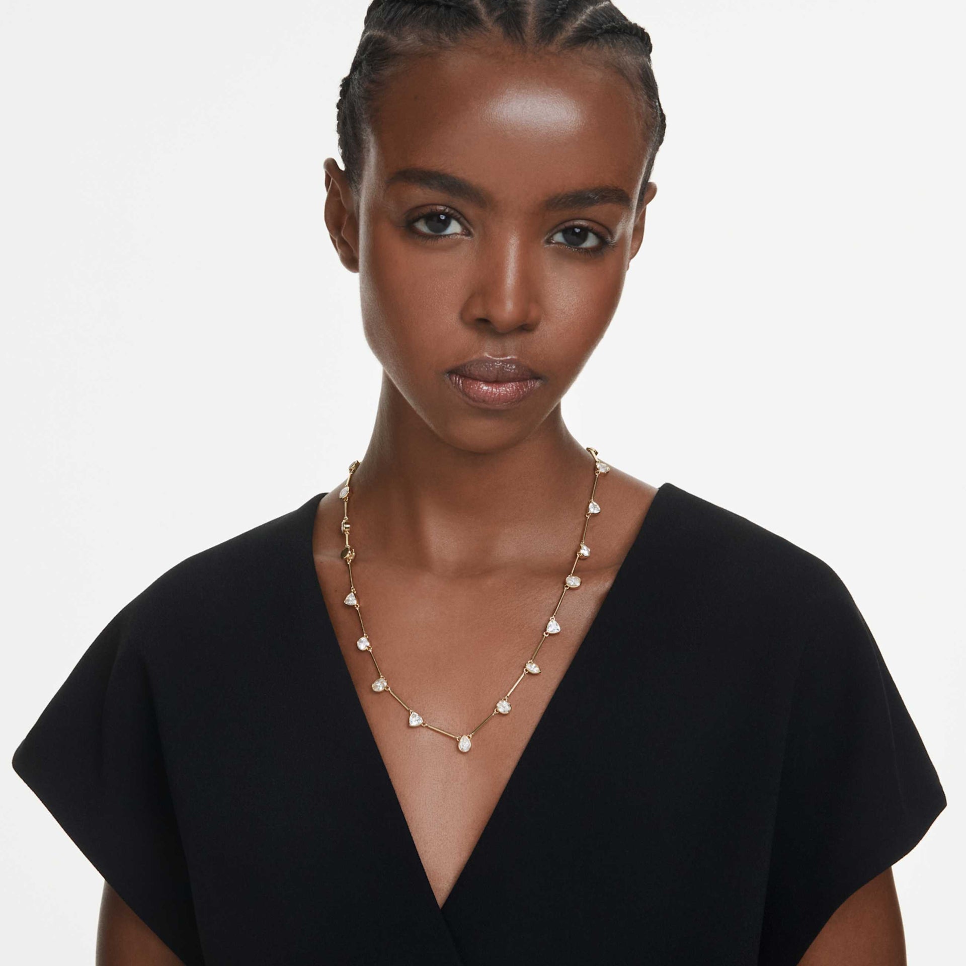 IMBER NECKLACE MAGNETIC CLOSURE MIXED CUTS WHITE GOLD TONE PLATED