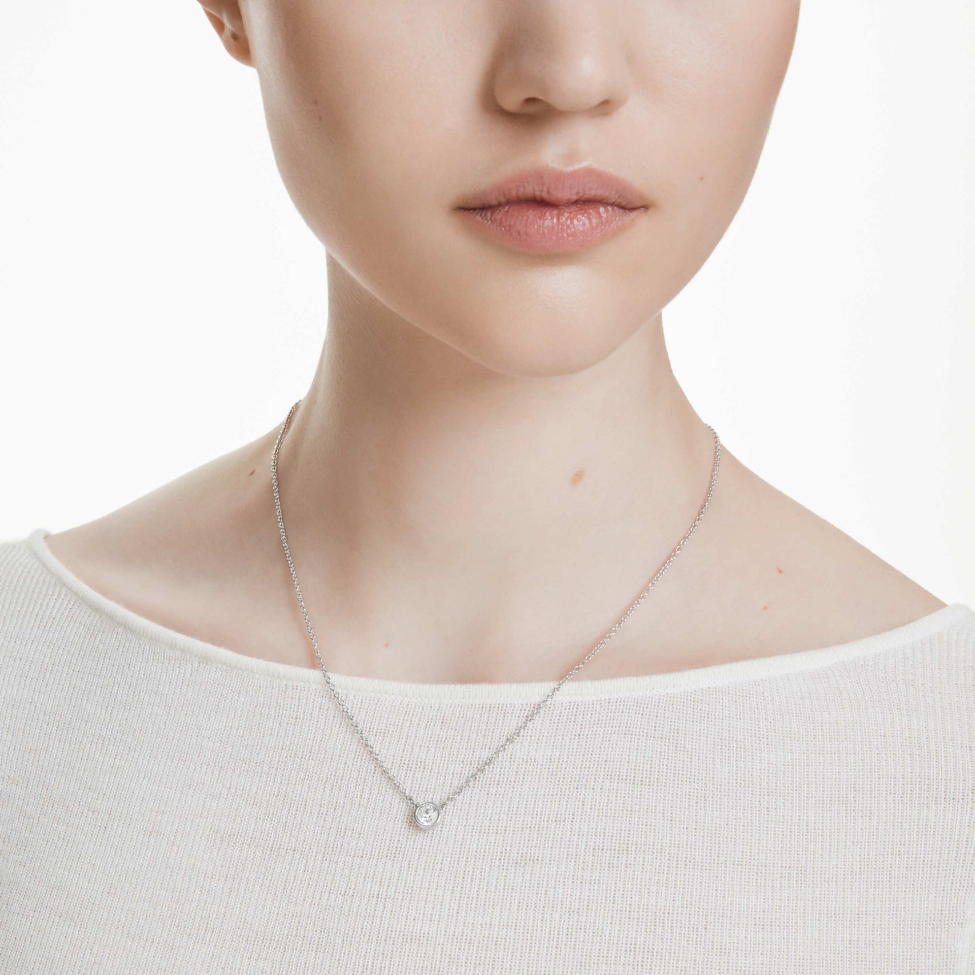 IMBER PENDANT ROUND CUT WHITE RHODIUM PLATED