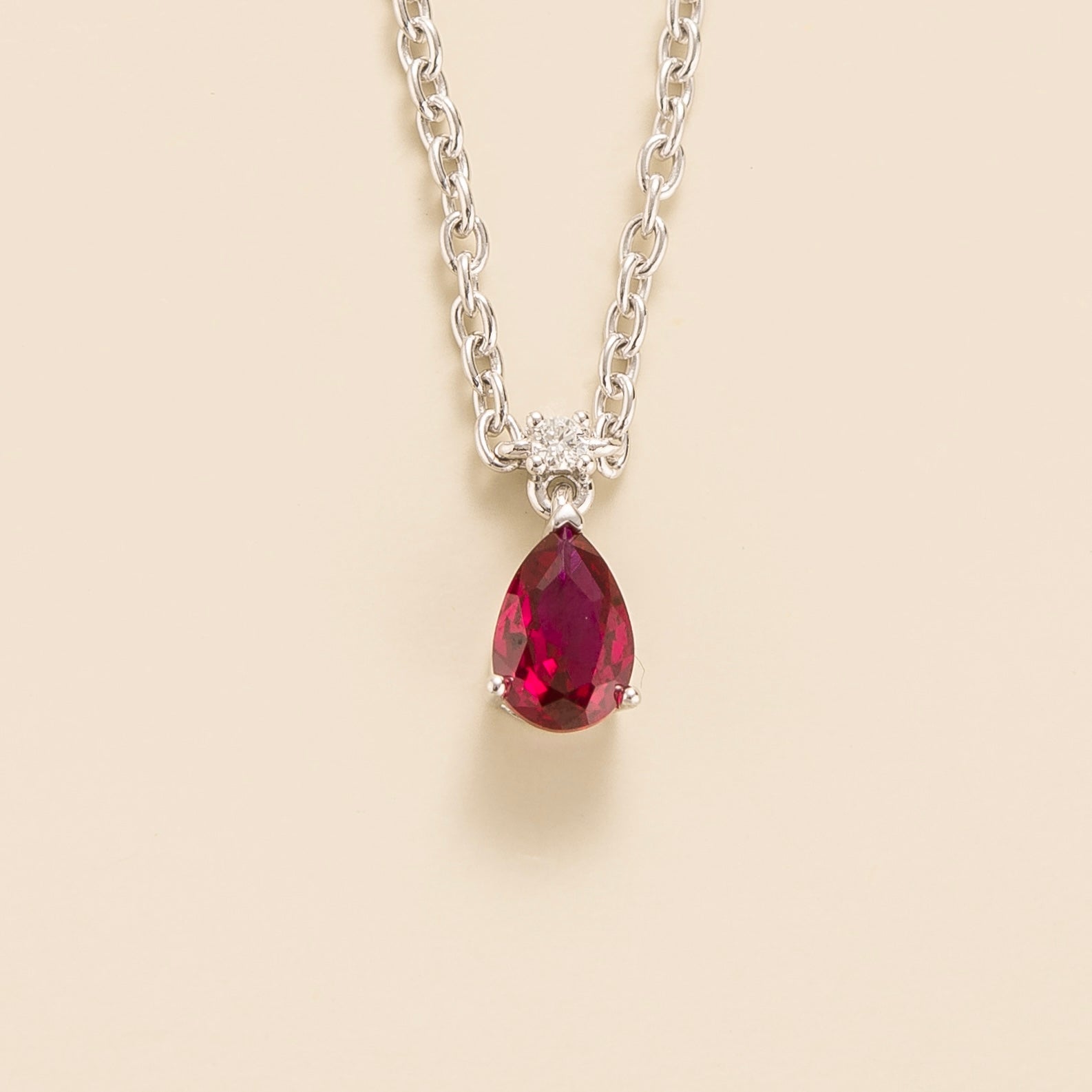 Ori Small White Gold Pendant Necklace In Ruby & Diamond