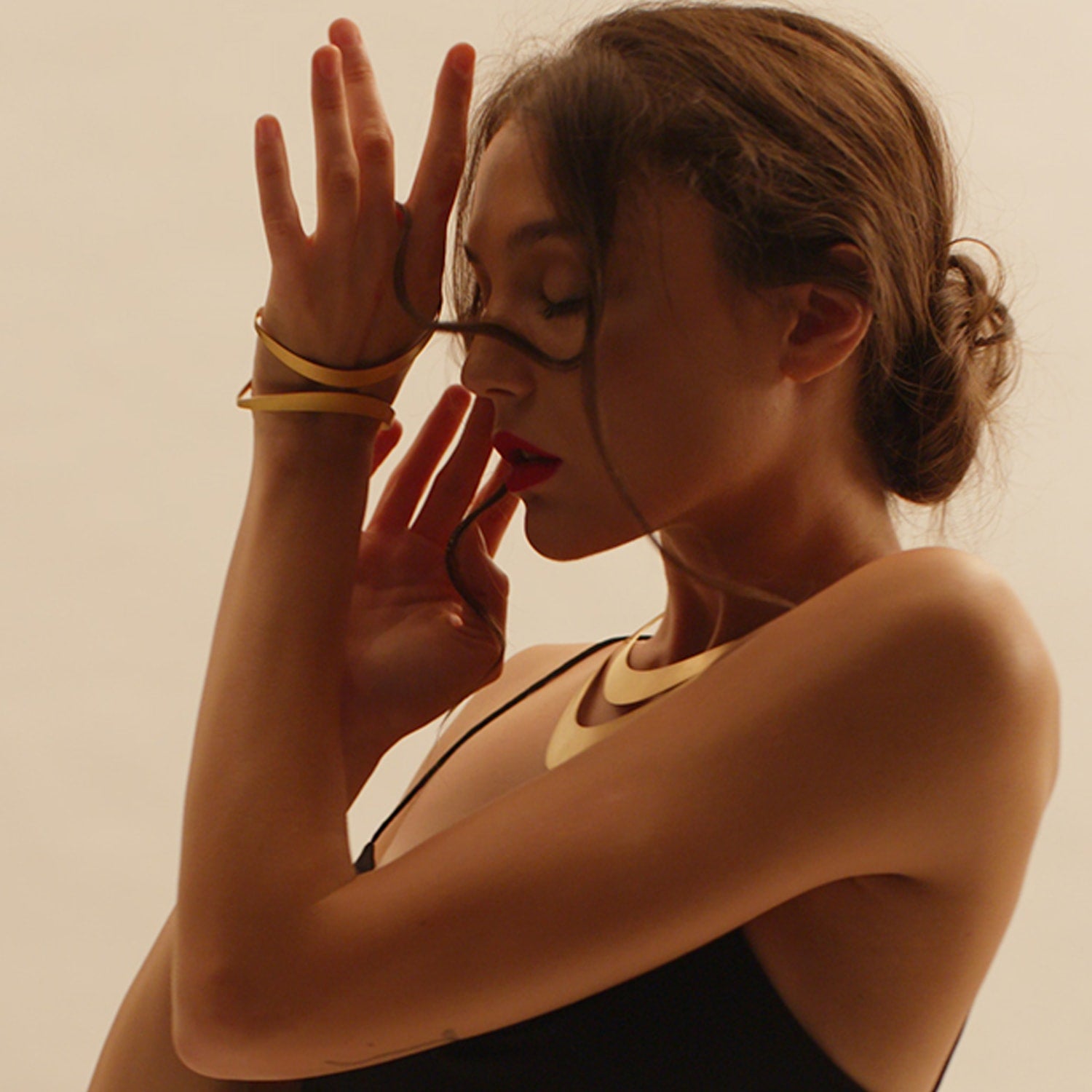 Inception Palm Cuff – Matte – Gold-Plated – Left