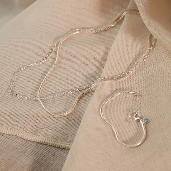 infinity-flat-chain-necklace-925-sterling-silver-daisy-london