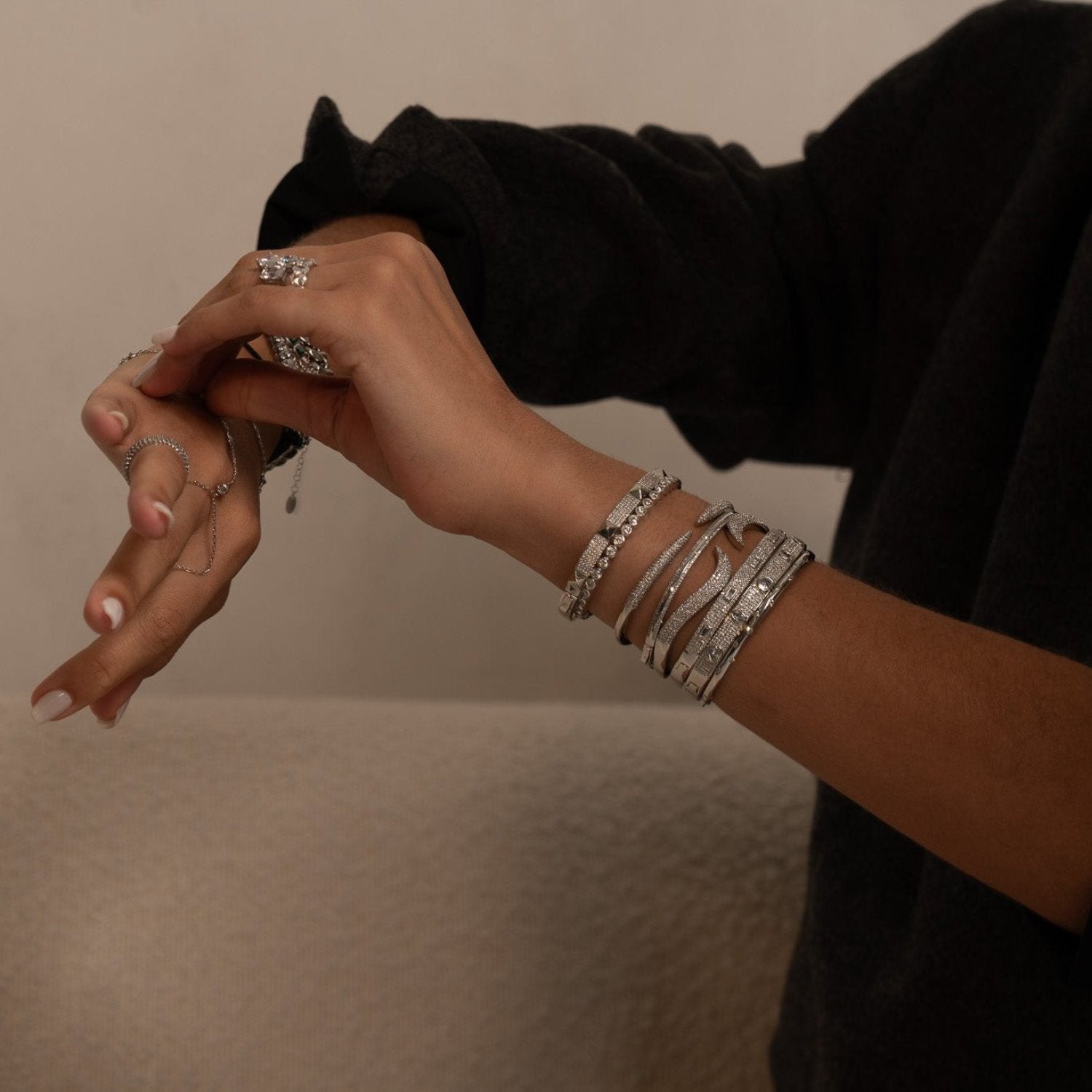 Round Bezel Open Bangle - Silver