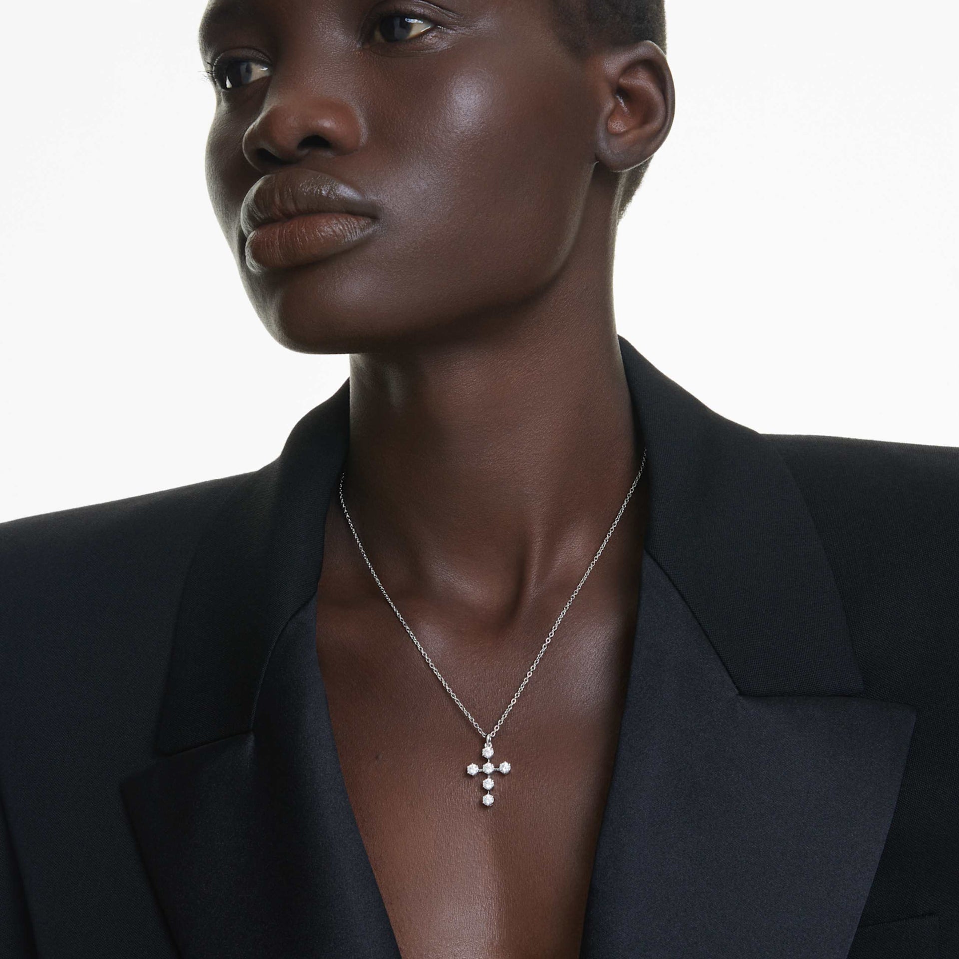 INSIGNE PENDANT ROUND CUT CROSS WHITE RHODIUM PLATED