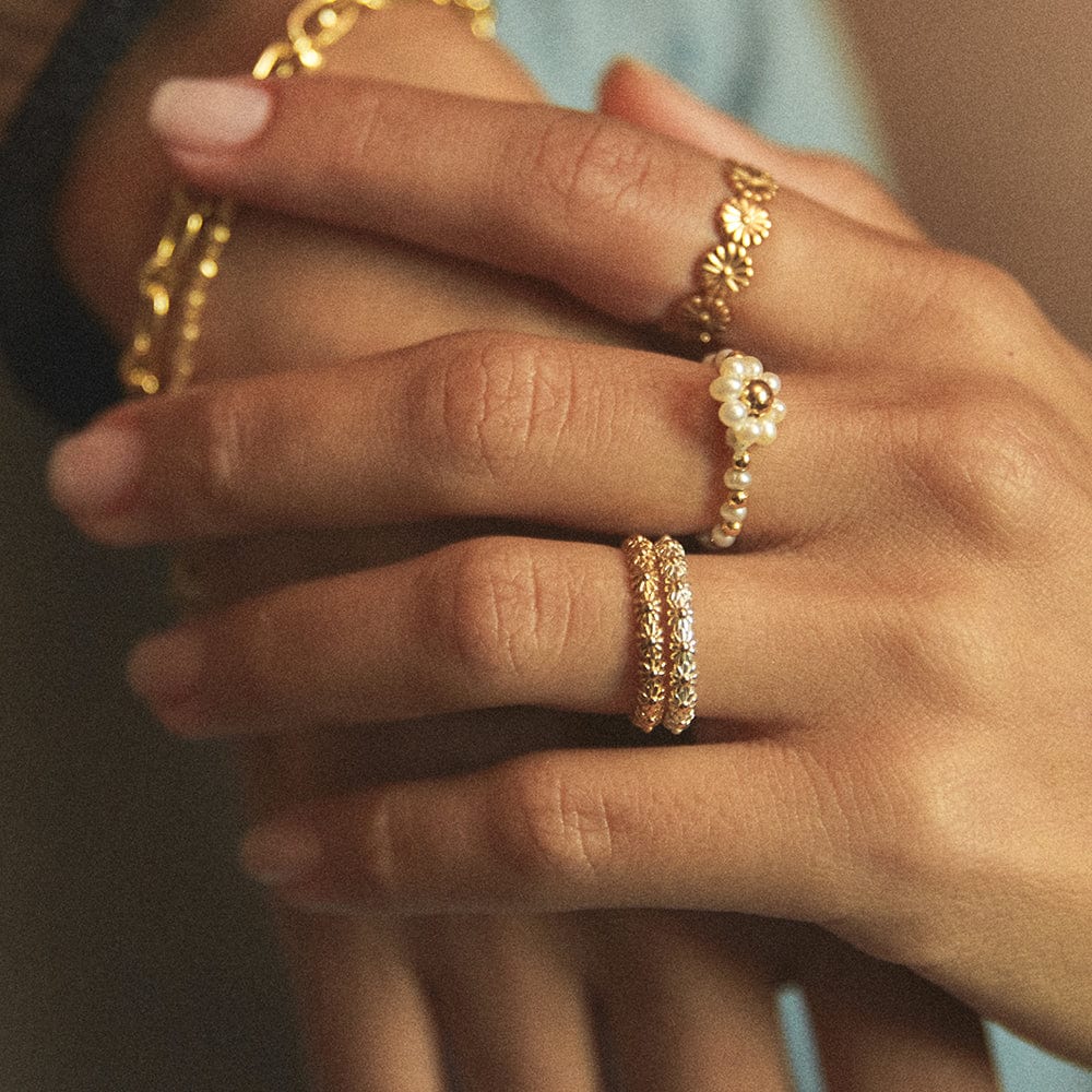 iota-daisy-ring-18ct-gold-plated-925-sterling-silver-daisy-london