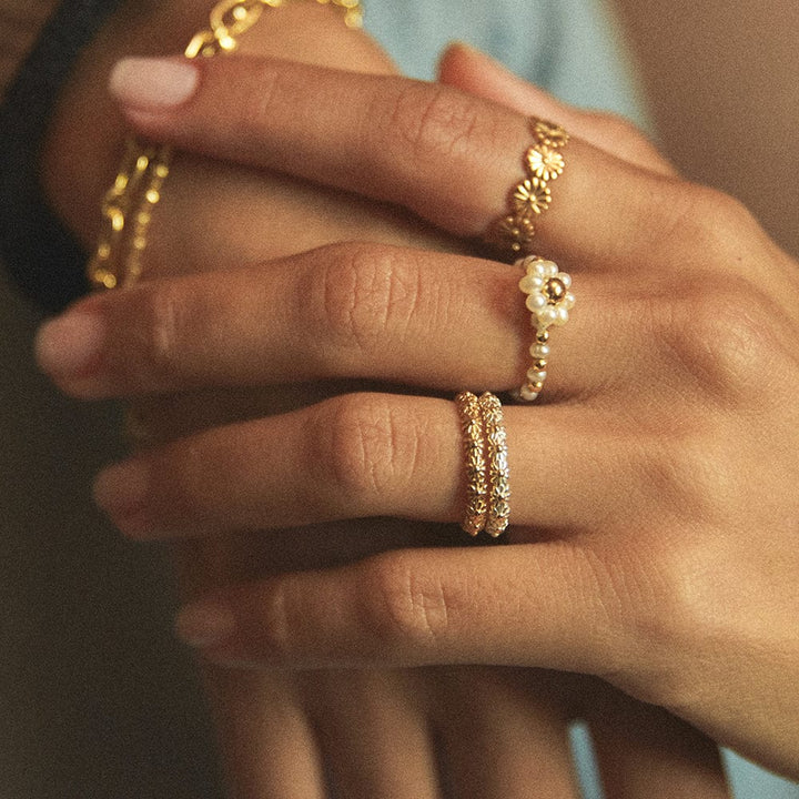 iota-daisy-ring-18ct-gold-plated-925-sterling-silver-daisy-london