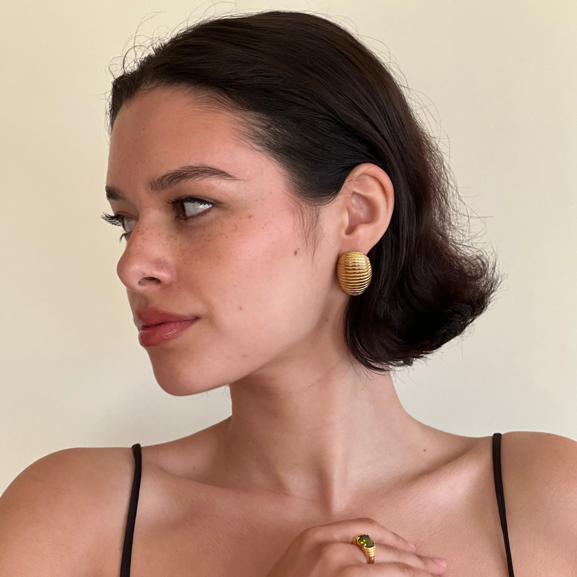 Julia Shell Stud Gold Vintage Earrings