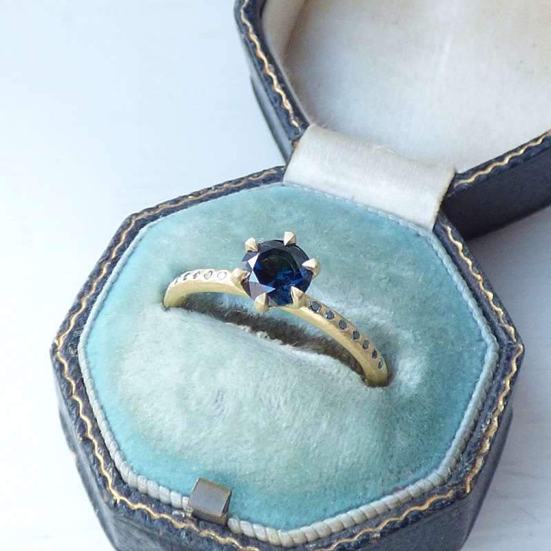 Kavi Parti Sapphire Engagement Ring in 18ct SMO Gold