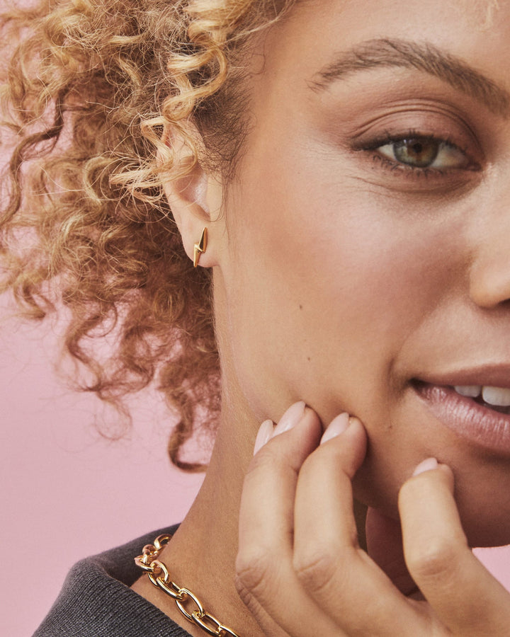 lightning-bolt-mini-stud-earrings-in-18k-gold-vermeil-kendra-scott