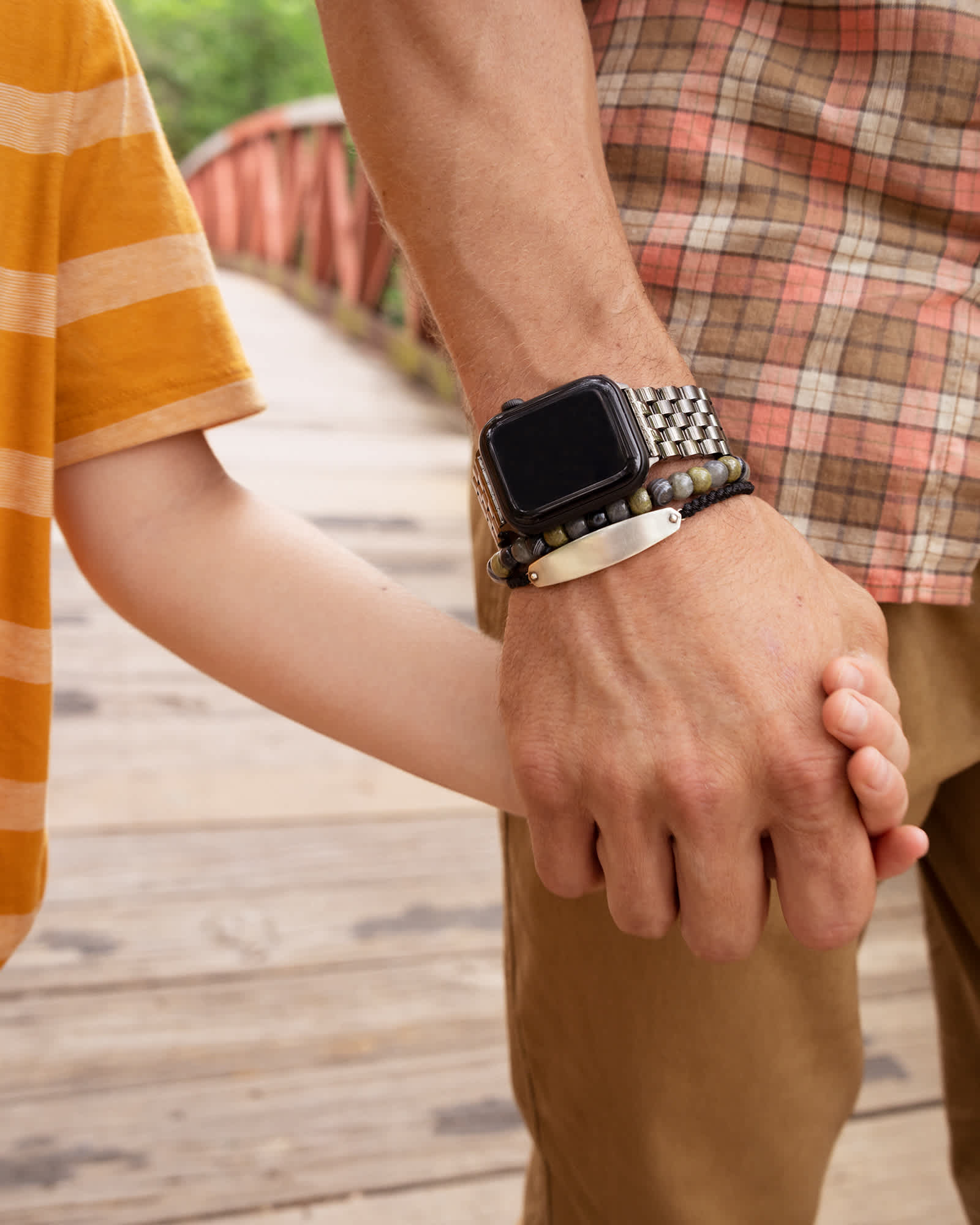 cade-oxidized-sterling-silver-bracelet-in-olive-mix-kendra-scott