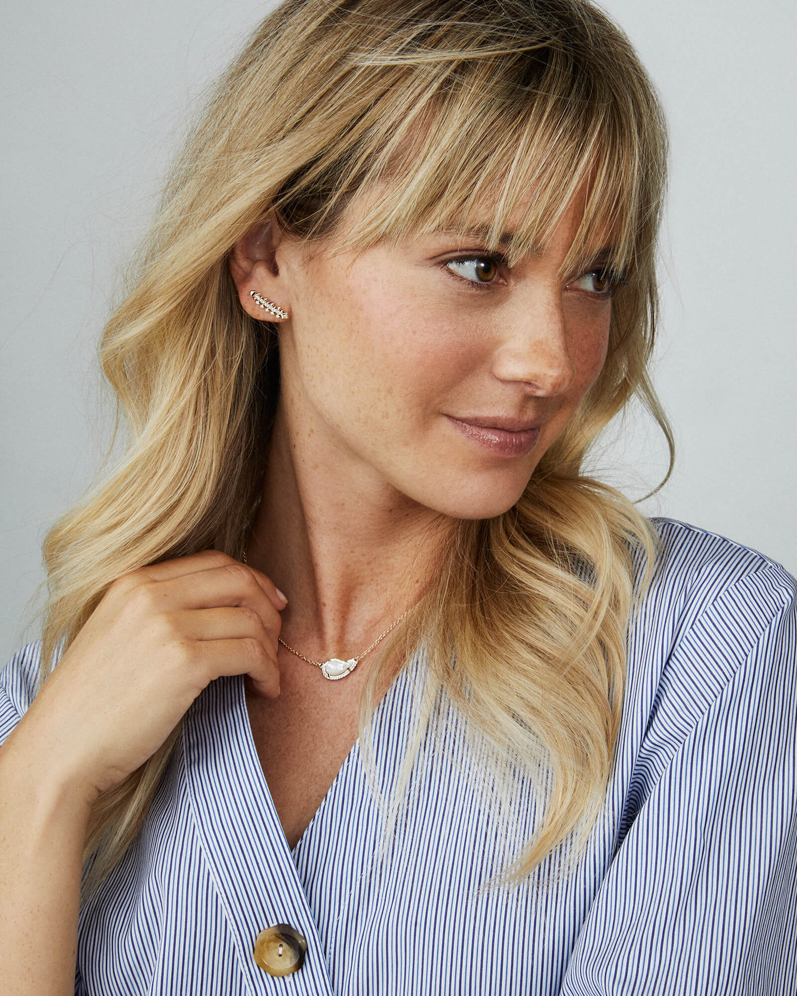 indie-14k-yellow-gold-earrings-in-white-diamond-swarovski