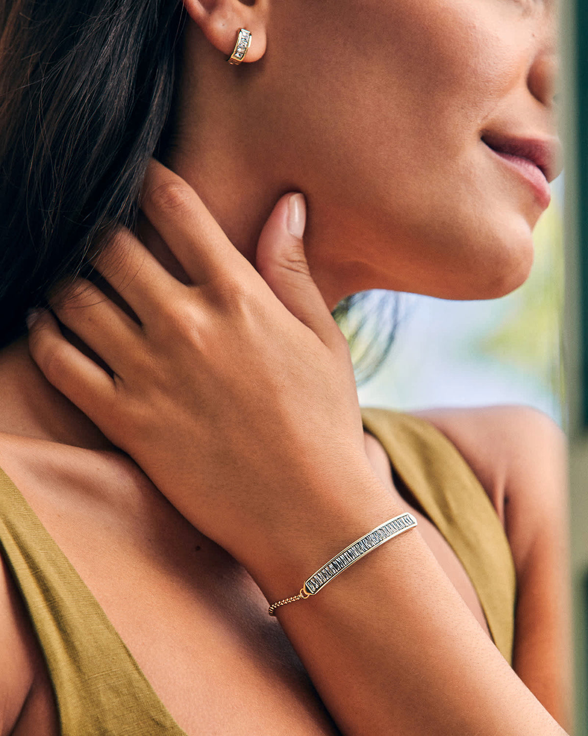 jack-adjustable-silver-chain-bracelet-in-charcoal-gray-crystal-swarovski